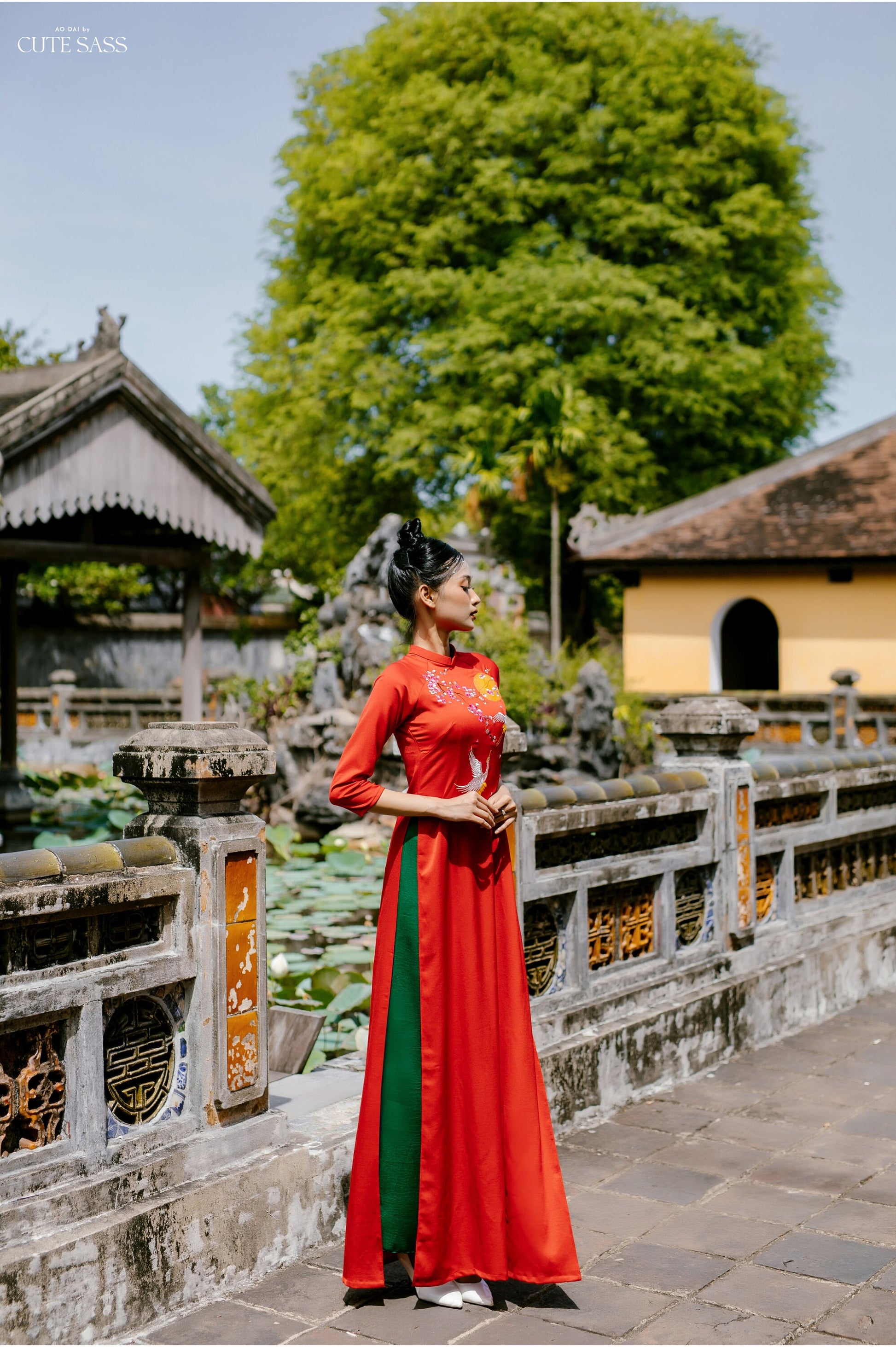 Red Moon Embroidery Silk Ao Dai Top Only (NO PANTS) | Pre-made Traditional Vietnamese Ao Dai | Lunar New Year |