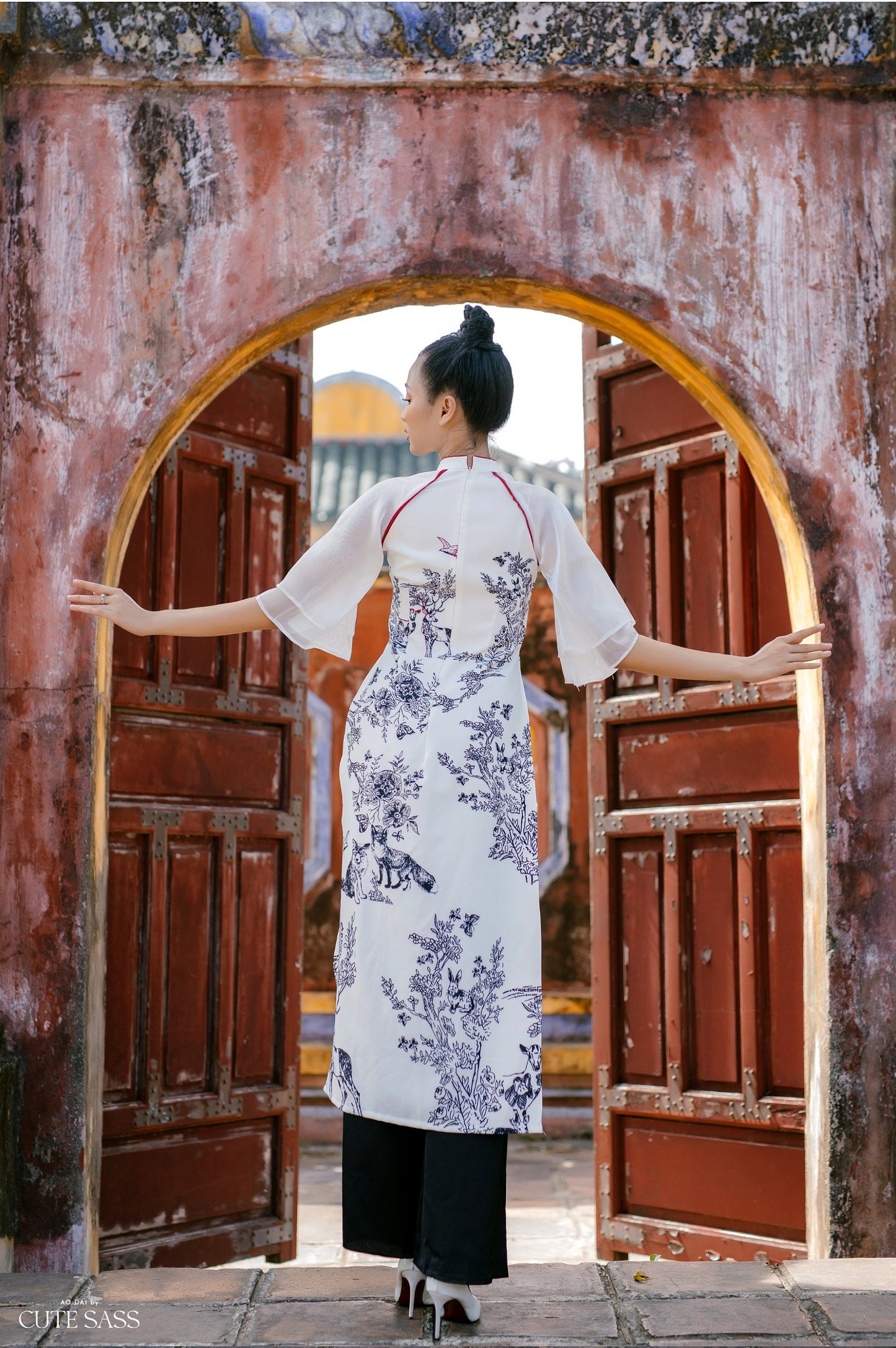 B&W Wolf Ao Dai Set