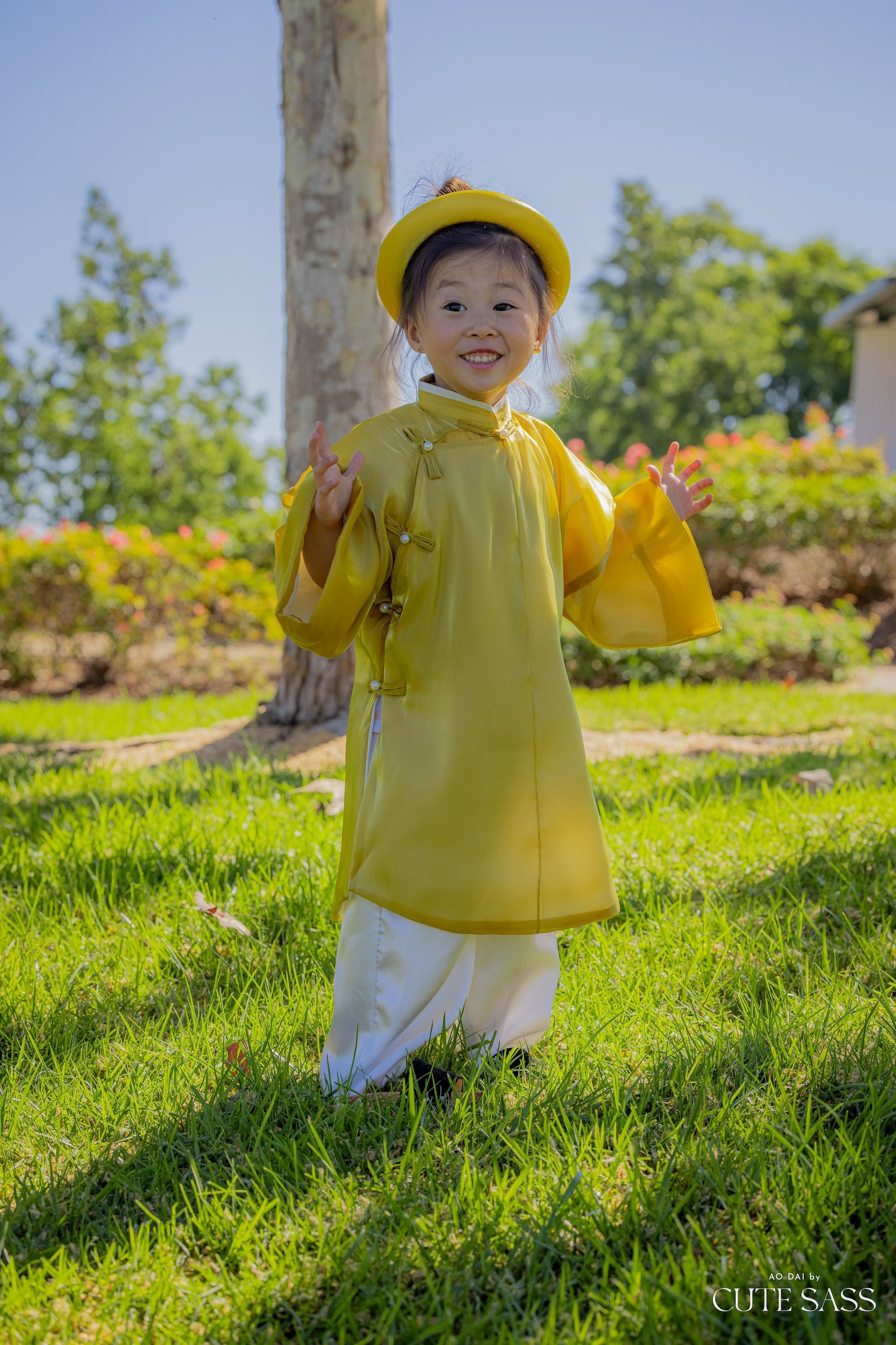 Girl Áo Tấc - Yellow