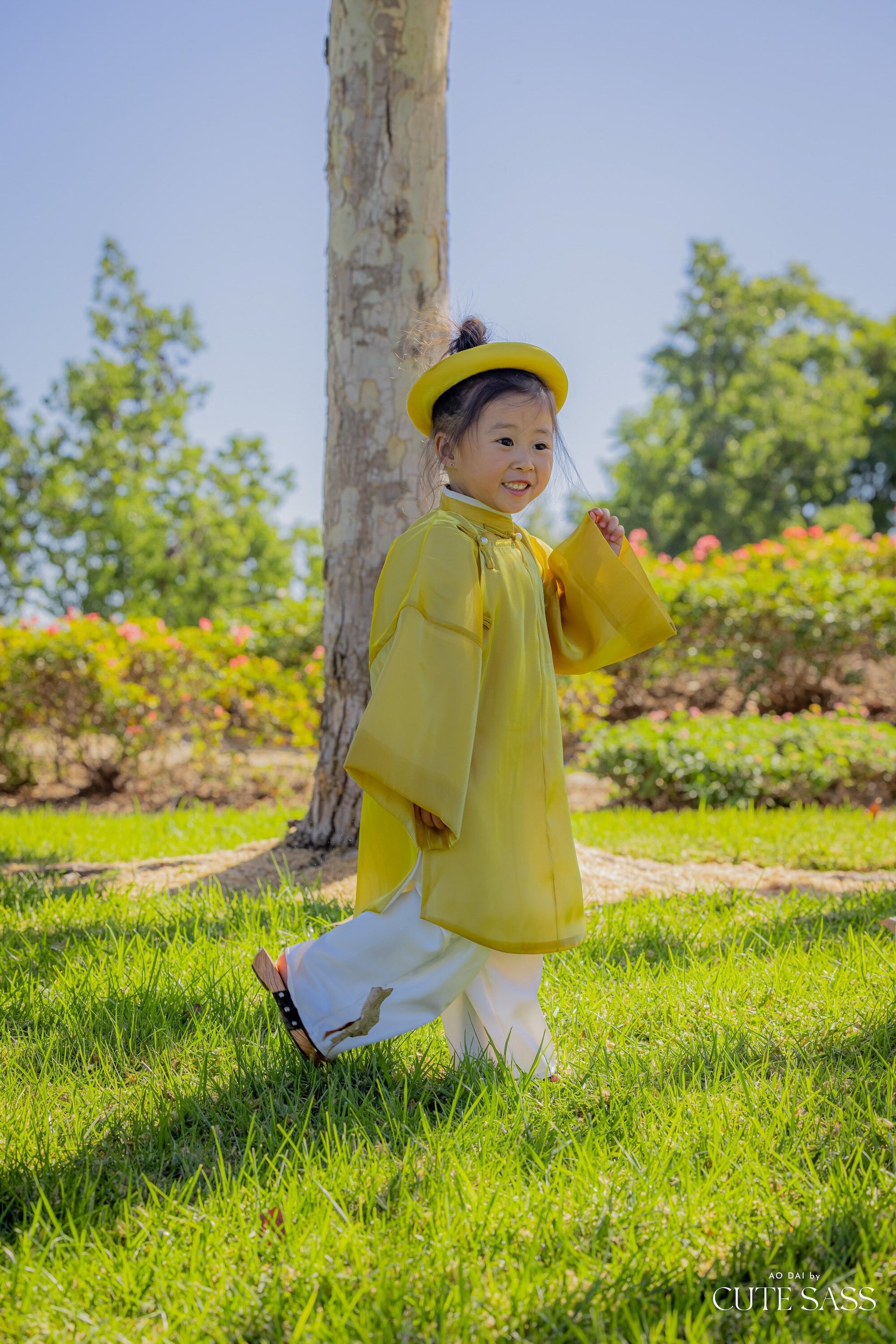 Girl Áo Tấc - Yellow