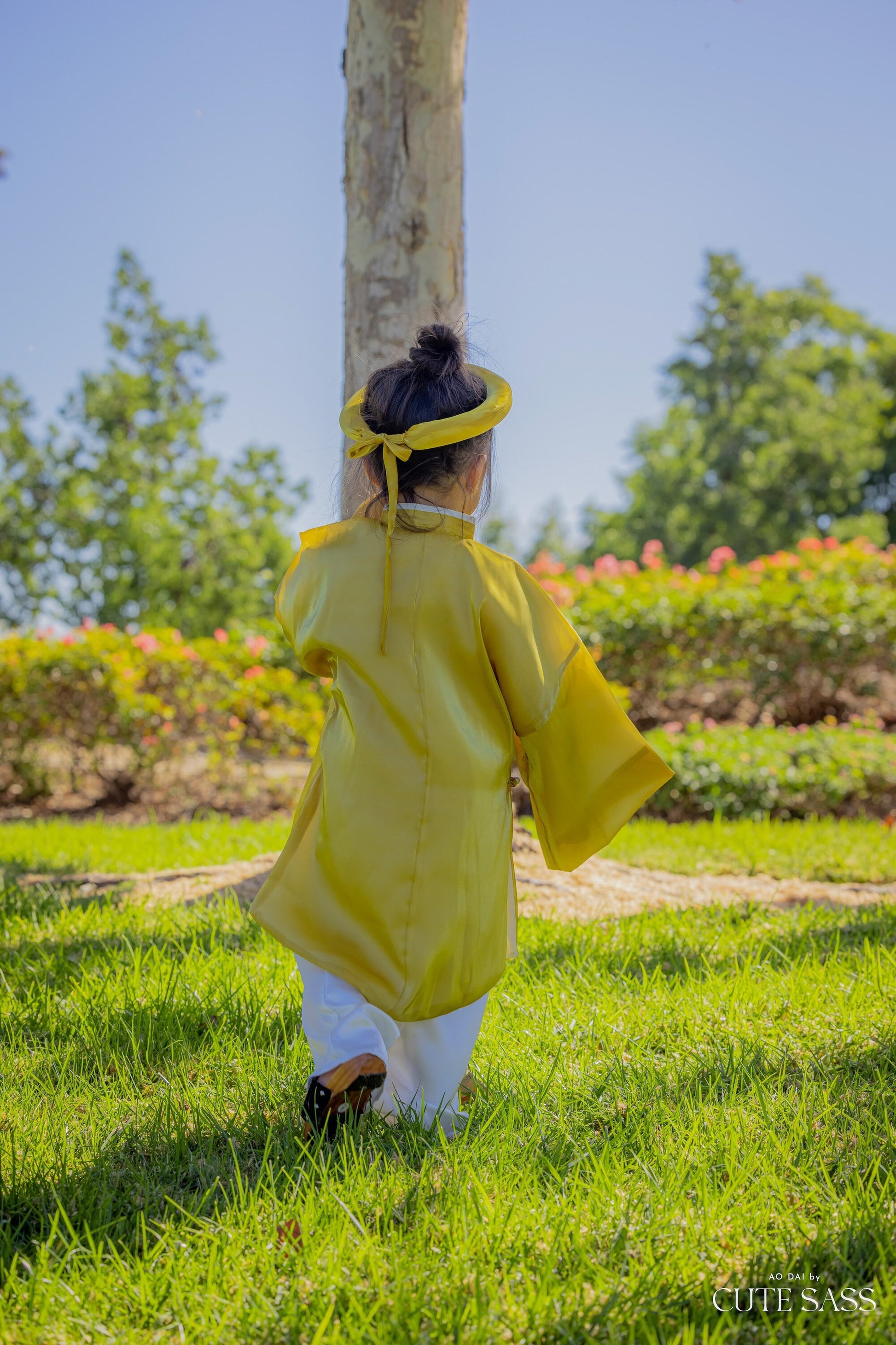 Girl Áo Tấc - Yellow