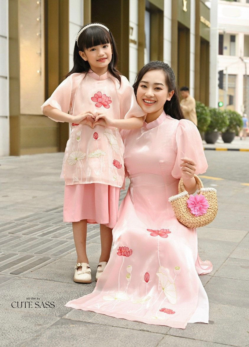 Mom and Daughter Puffy Sleeve Pink Lotus Ao Dai Set