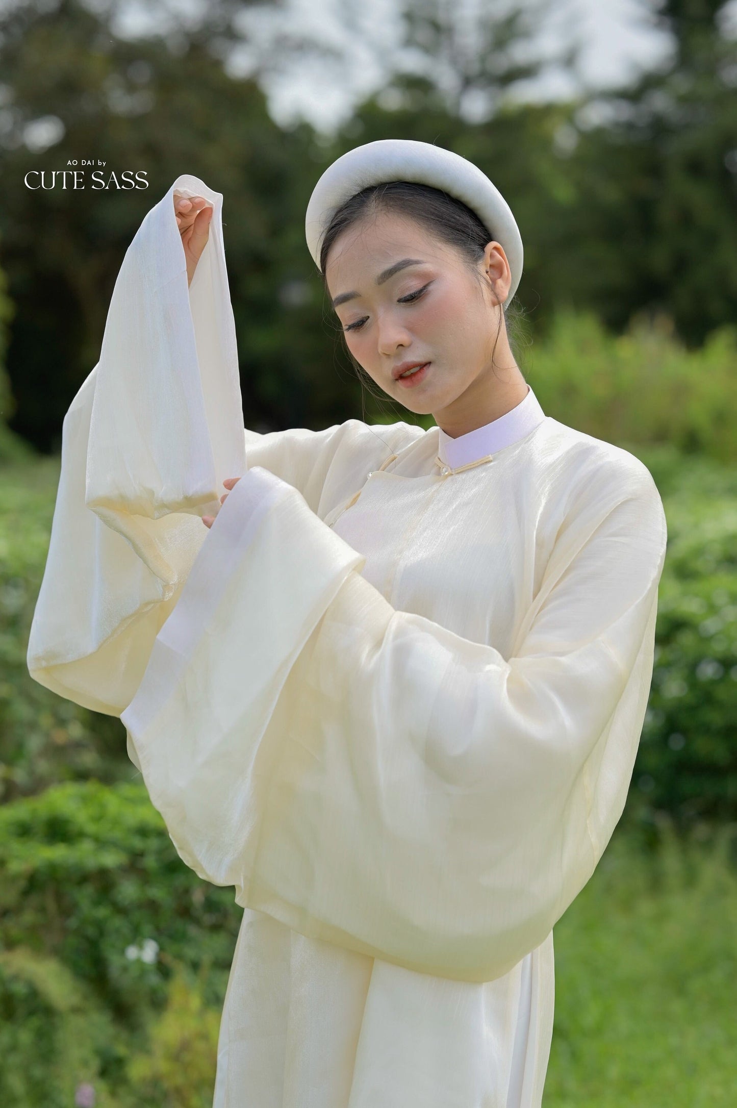 Áo Tấc - Cream (Top and Headband, No Pants)