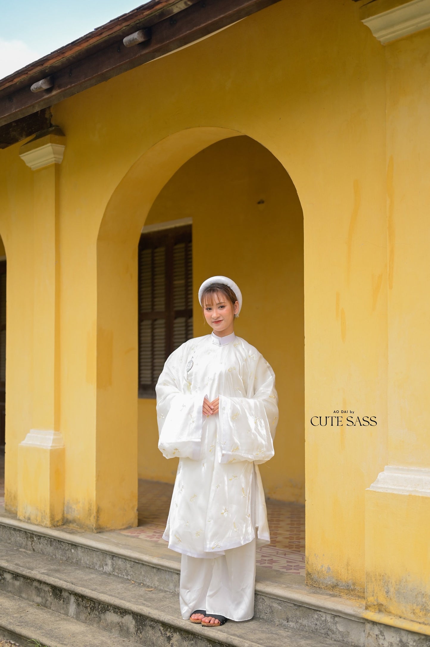Áo Tấc - Embroidery White (Top and Headband, No Pants)