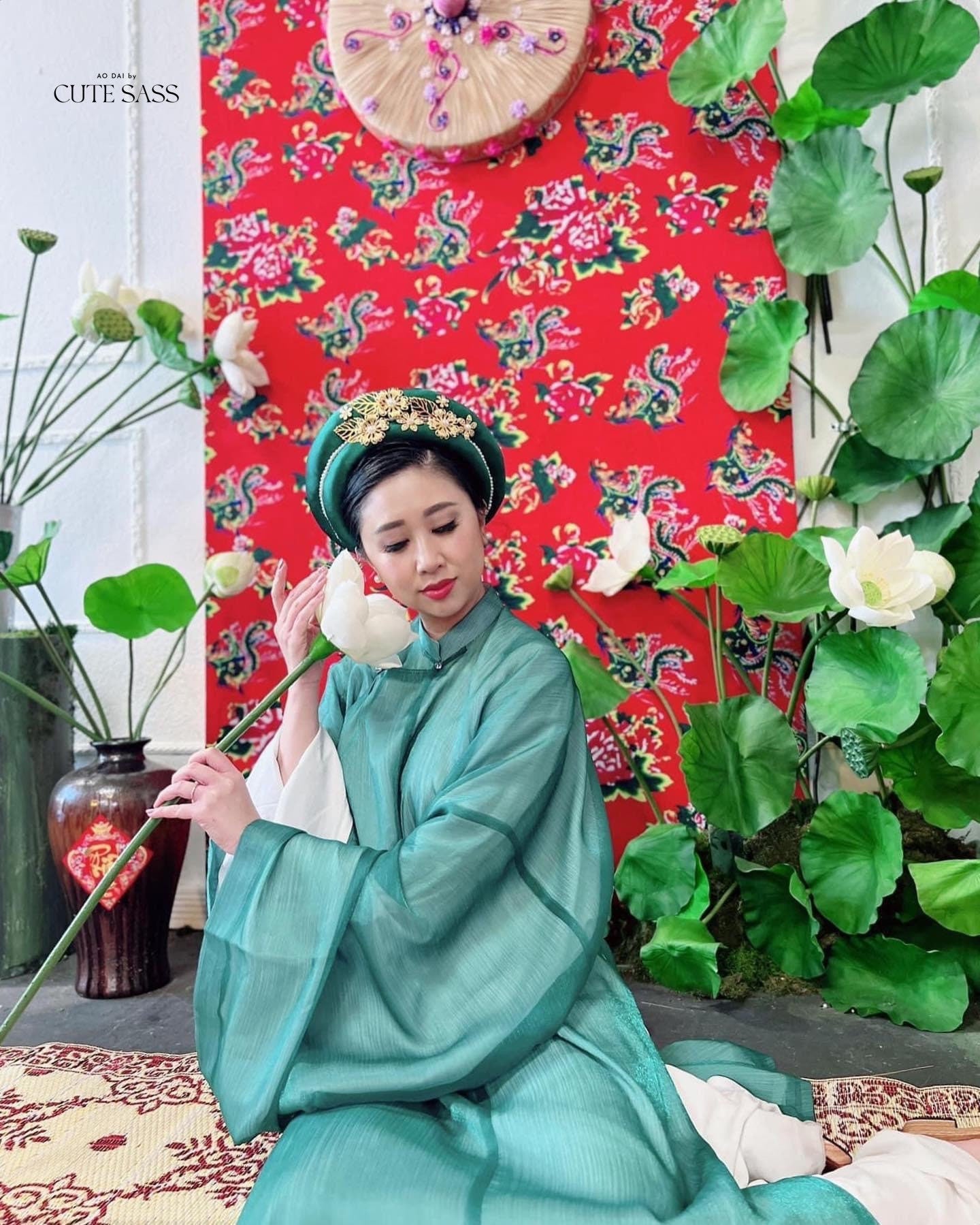 Gold Floral Plush Head Piece - Multiple Colors | Vietnamese Ao Dai Accessories | Man Ao Dai | Khan Dong