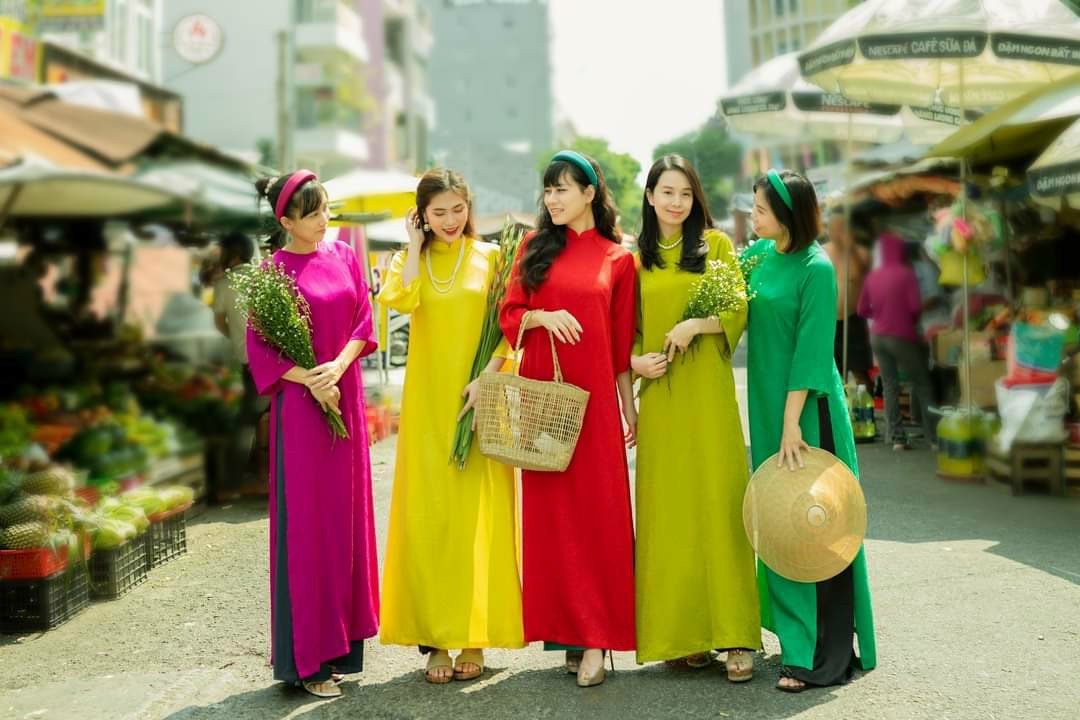 Shifted Traditional Gam Ao Dai Set | Pre-made Vietnamese Ao Dai| Women Ao Dai with Pants | Lunar New Year| Ao Dai Truyen Thong