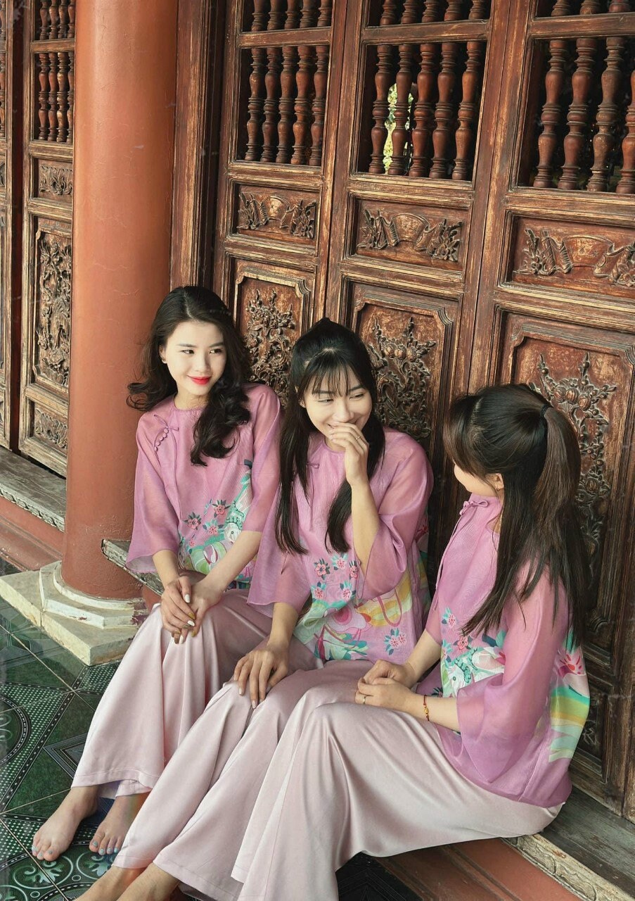 Lavender Button Modern Temple Set (crop) | Pre-made Traditional Vietnamese Phap Phuc| Lunar New Year| Ao Dai Truyen Thong