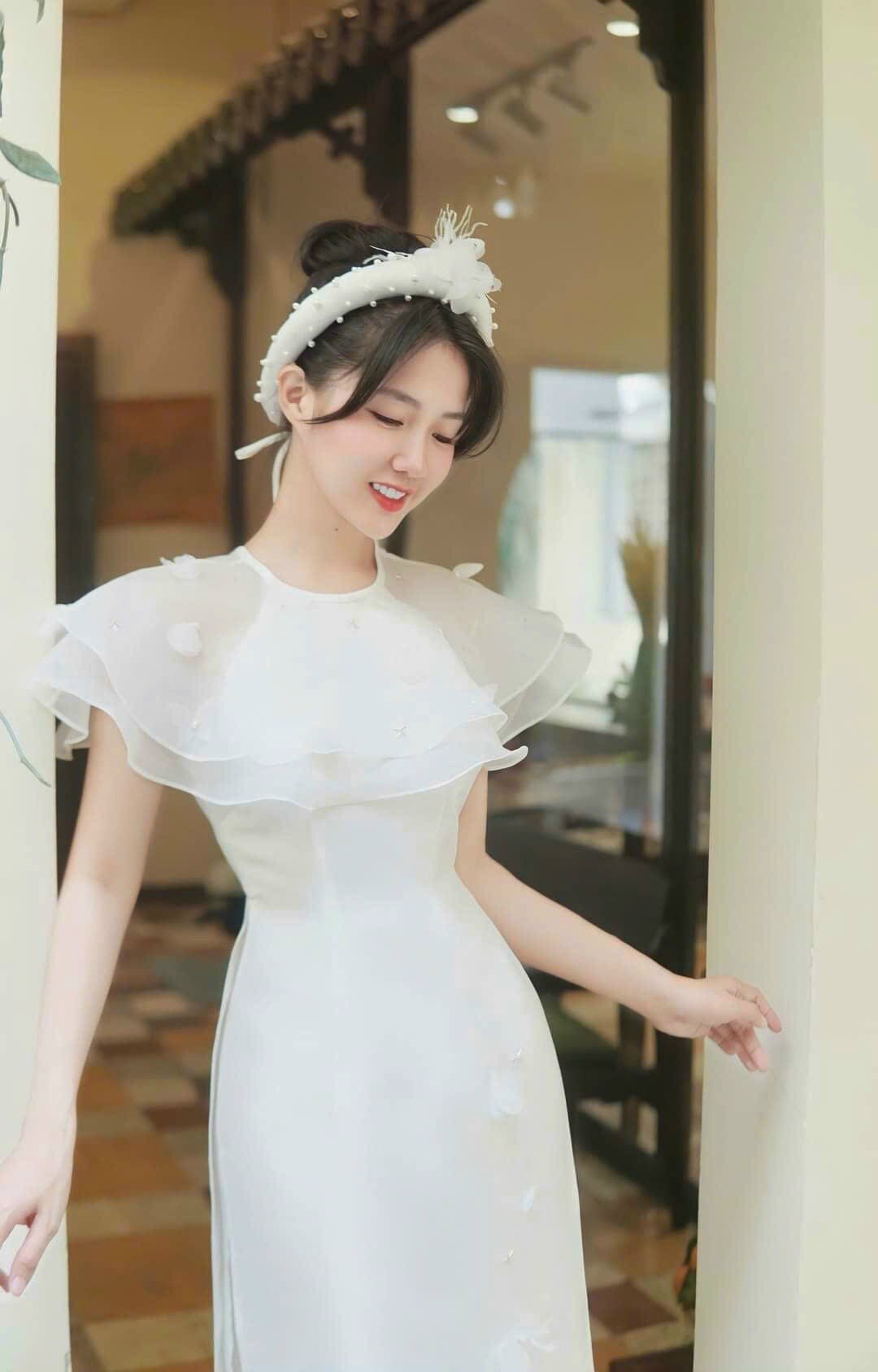 White Removable Cape Ao Dai Set (No Headband) | Pre-made Modernized Vietnamese Ao Dai| Ao Dai with Pants| Lunar New Year| Ao Dai Cach Tan