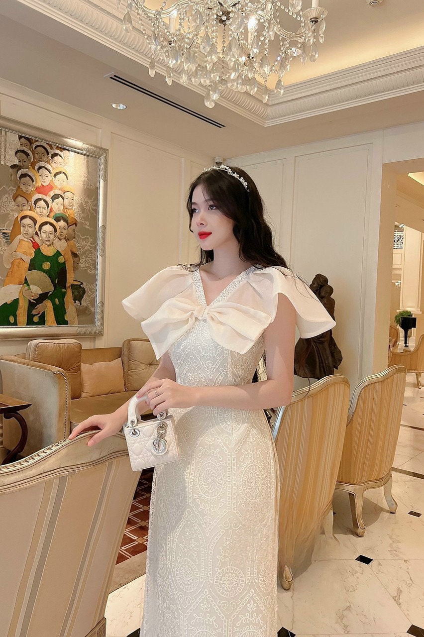 Cream Lace Bow Ao Dai Set