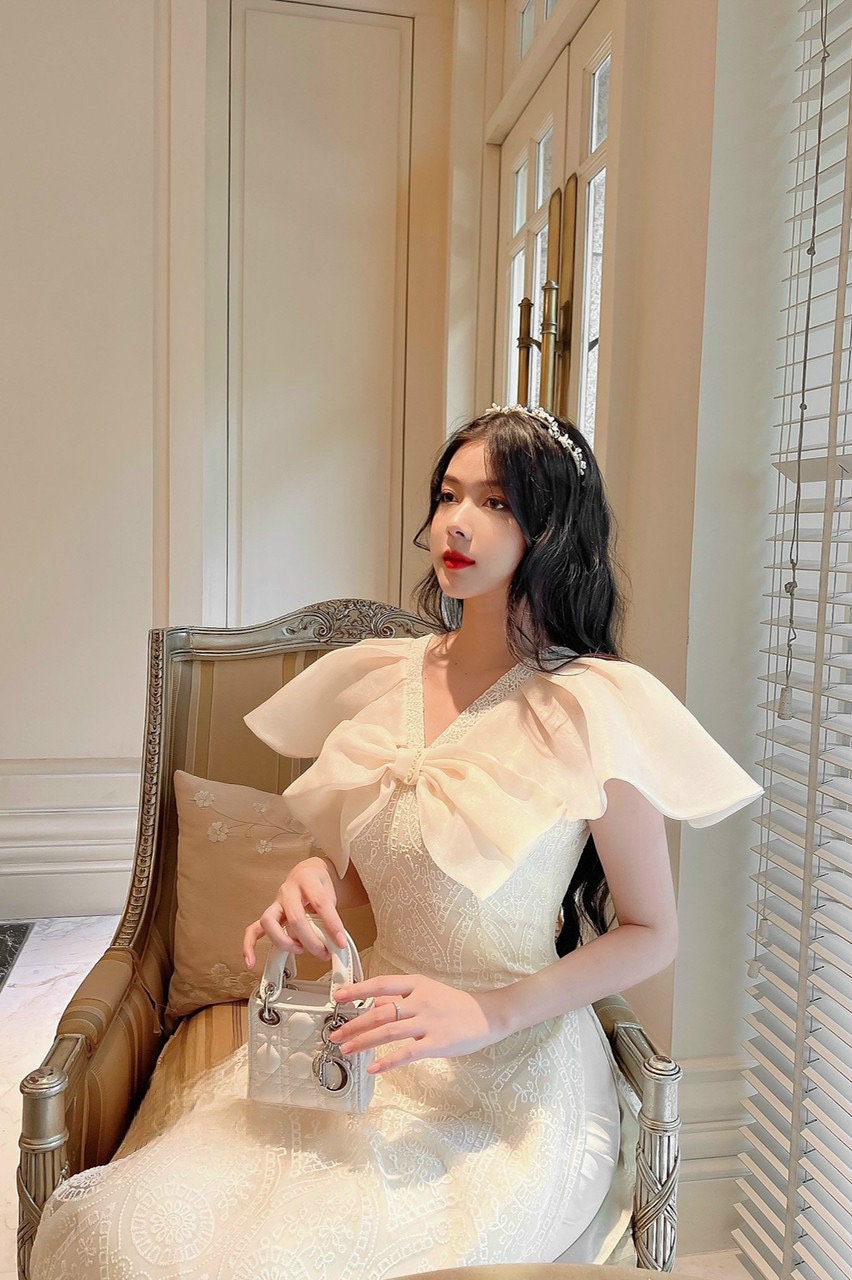 Cream Lace Bow Ao Dai Set
