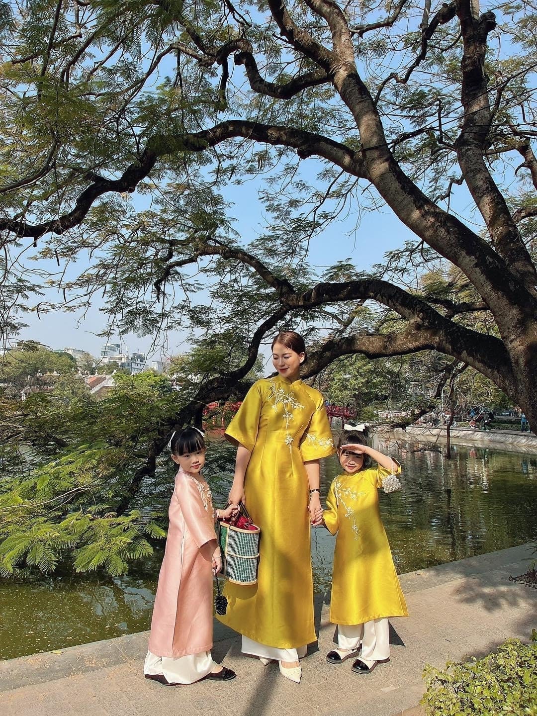 Mom and Daughter Yellow Ribbons Matching Ao Dai Set