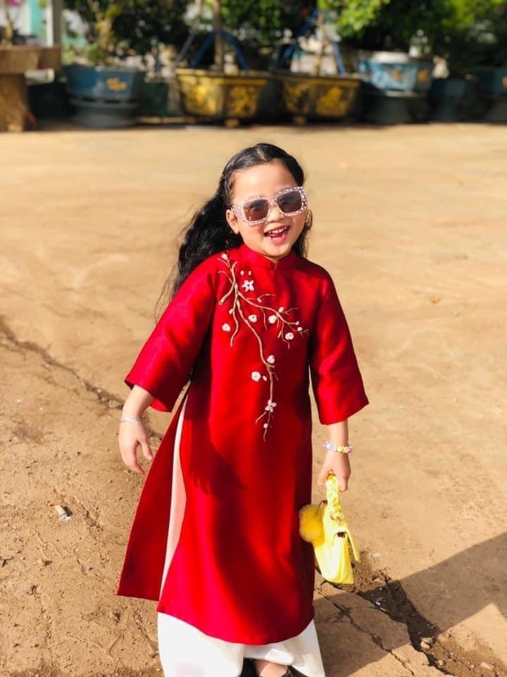 Mom and Daughter Red Ribbons Matching Ao Dai Set