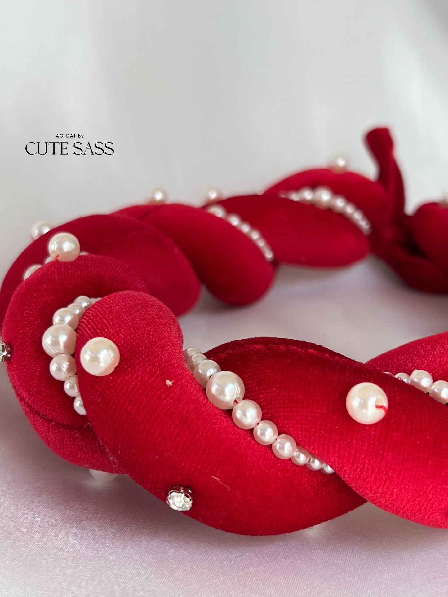 Twisted Sparkle Velvet Headband - Mấn | Pre-made Vietnamese Ao Dai Accessories | Vietnamese Accessories | Wedding Ao Dai Headband