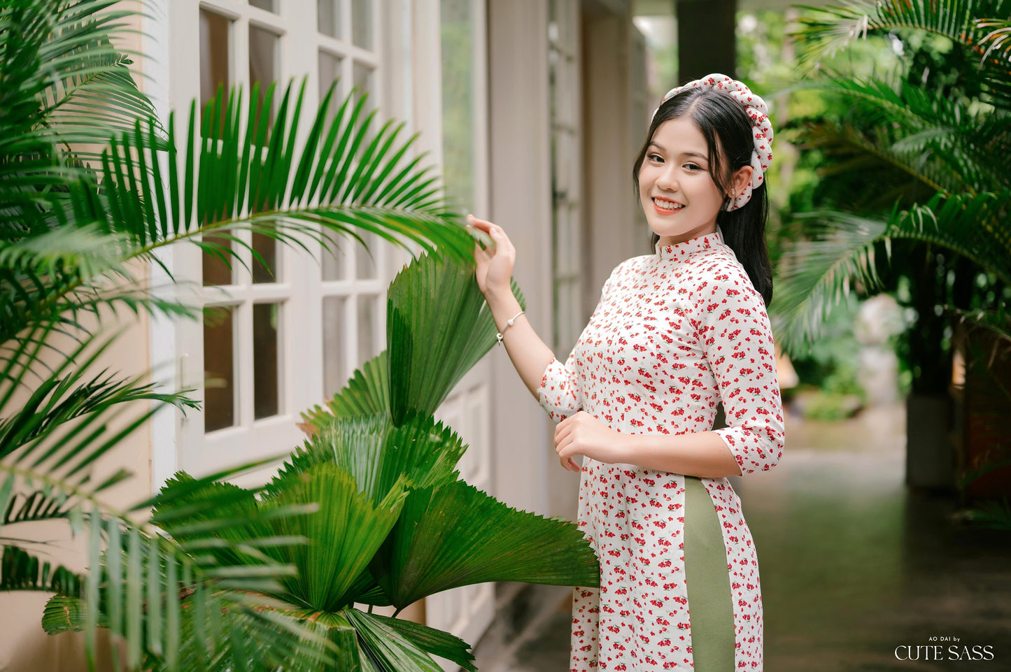 White/Red Hoa Ao Dai Set with Twisted Headband
