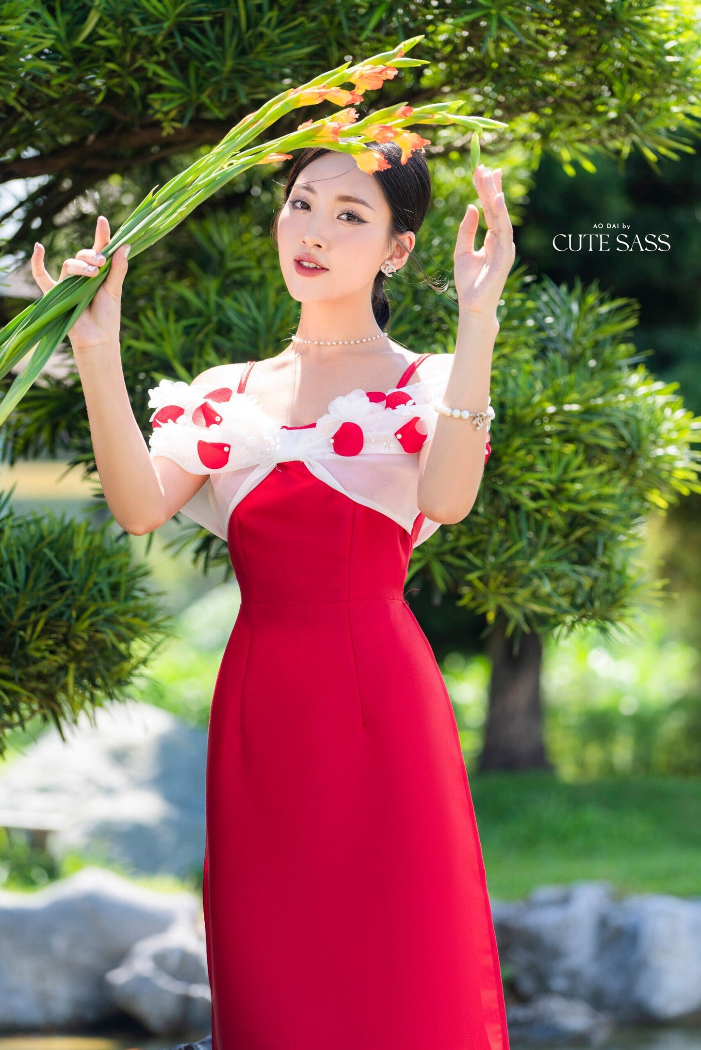 Red Off Shoulder Sparkle Ao Dai Set | Pre-made Modernized Vietnamese Ao Dai | Women Ao Dai with Pants | Lunar New Year| Ao Dai Cach Tan|B4