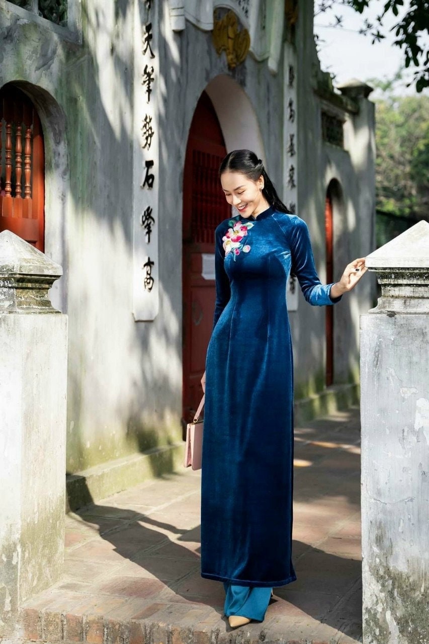 VIETNAMESE BLUE AO DAI