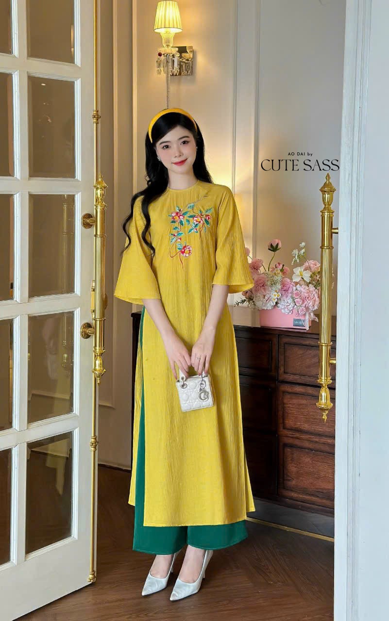 Shifted Chiffon Embroidery Ao Dai Top Set (4 Colors)| Pre-made Modernized Vietnamese Ao Dai | Women Ao Dai with Pants | Lunar New Year|