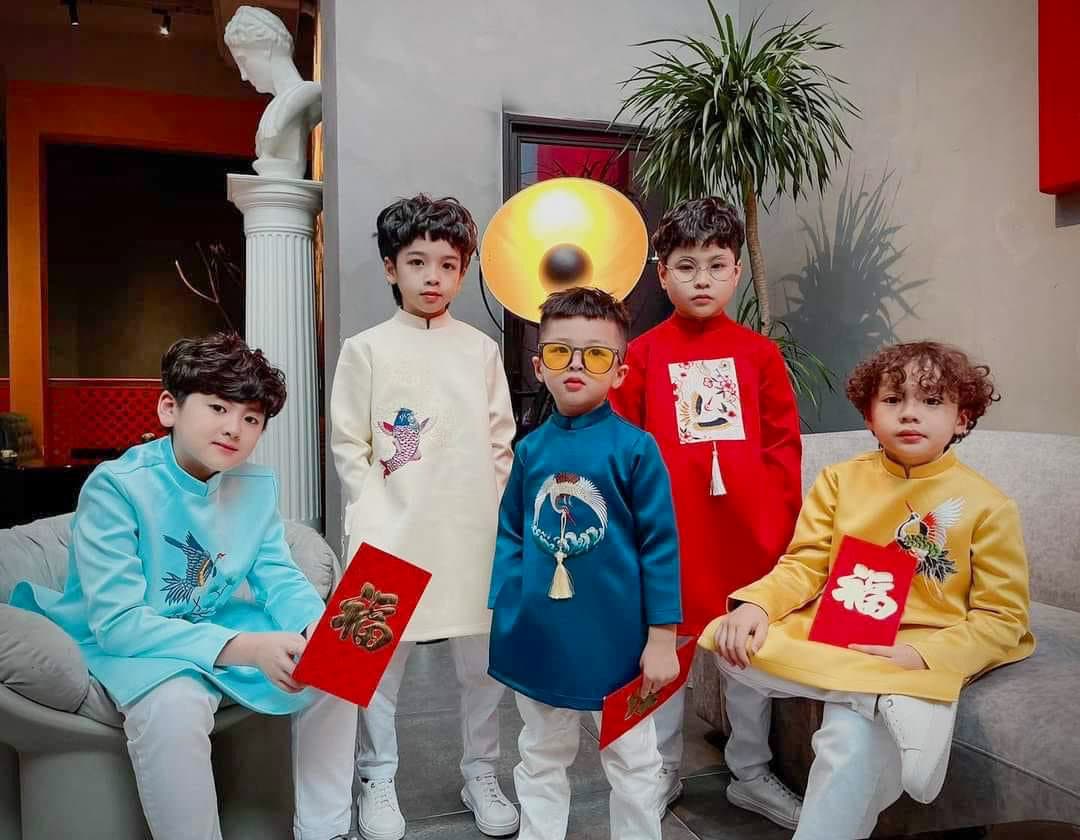 Boy Yellow Embroidery Hac Ao Dai Top