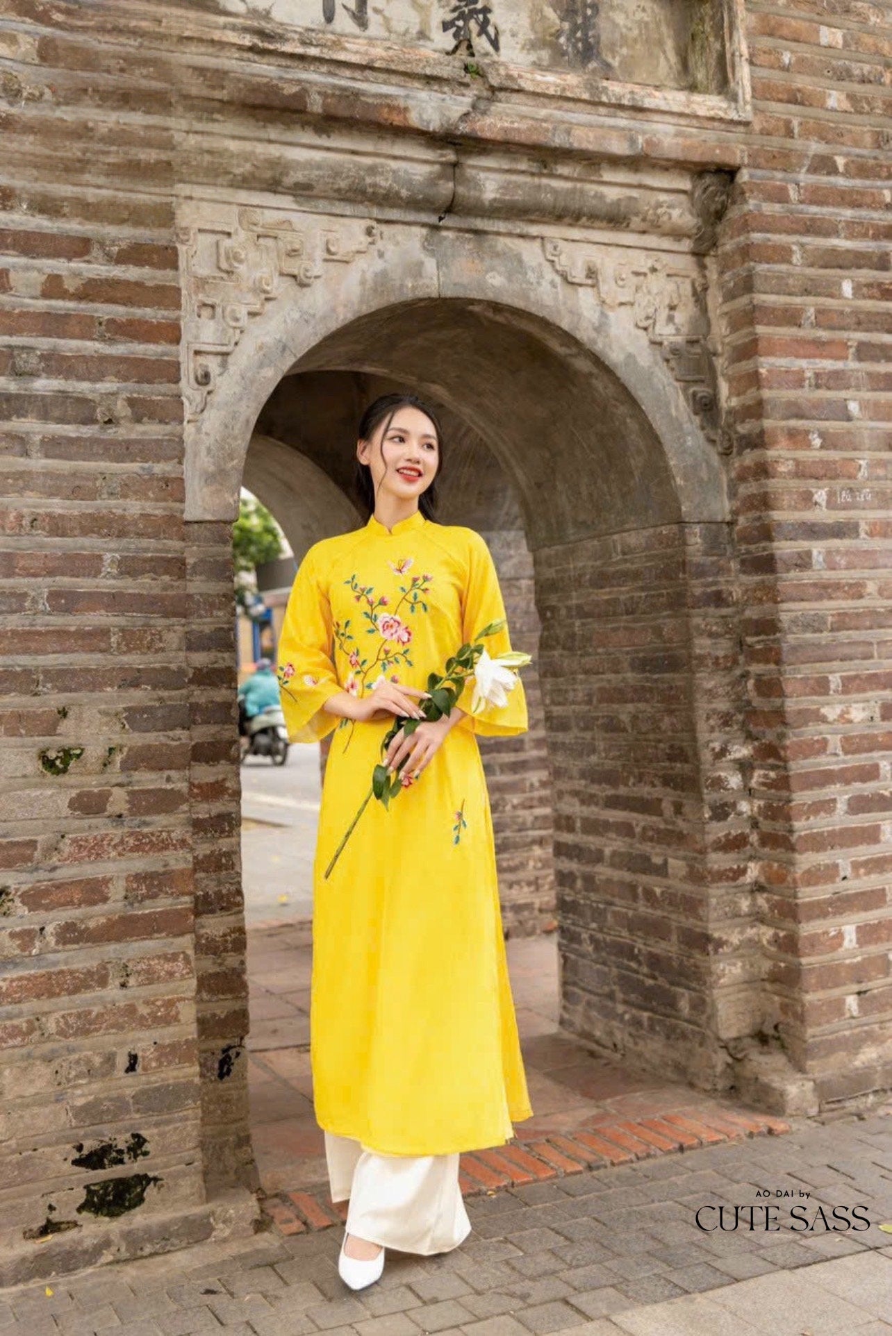 Mom and Daughter Yellow Embroidery Ao Dai Set| Pre-made Traditional Vietnamese Ao Dai|Lunar New Year | Ao Dai for Girl, Mom |Ao Dai Tet|M3M4