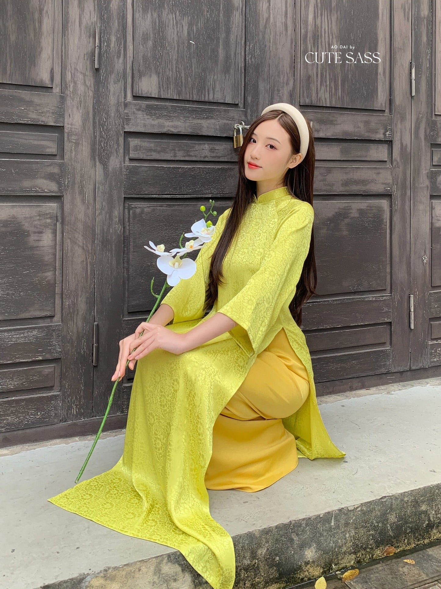 High Collar Shifted Gam Ao Dai Set