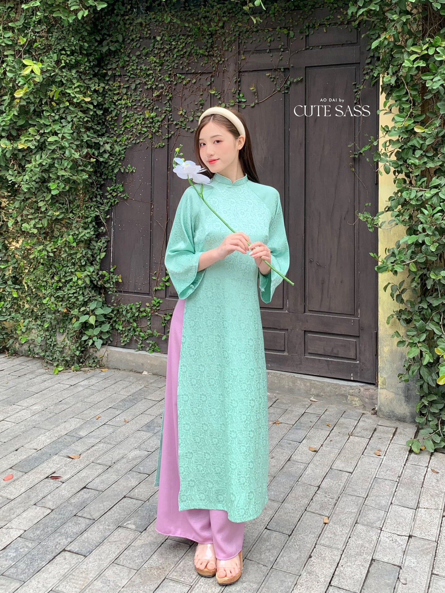 High Collar Shifted Gam Ao Dai Set
