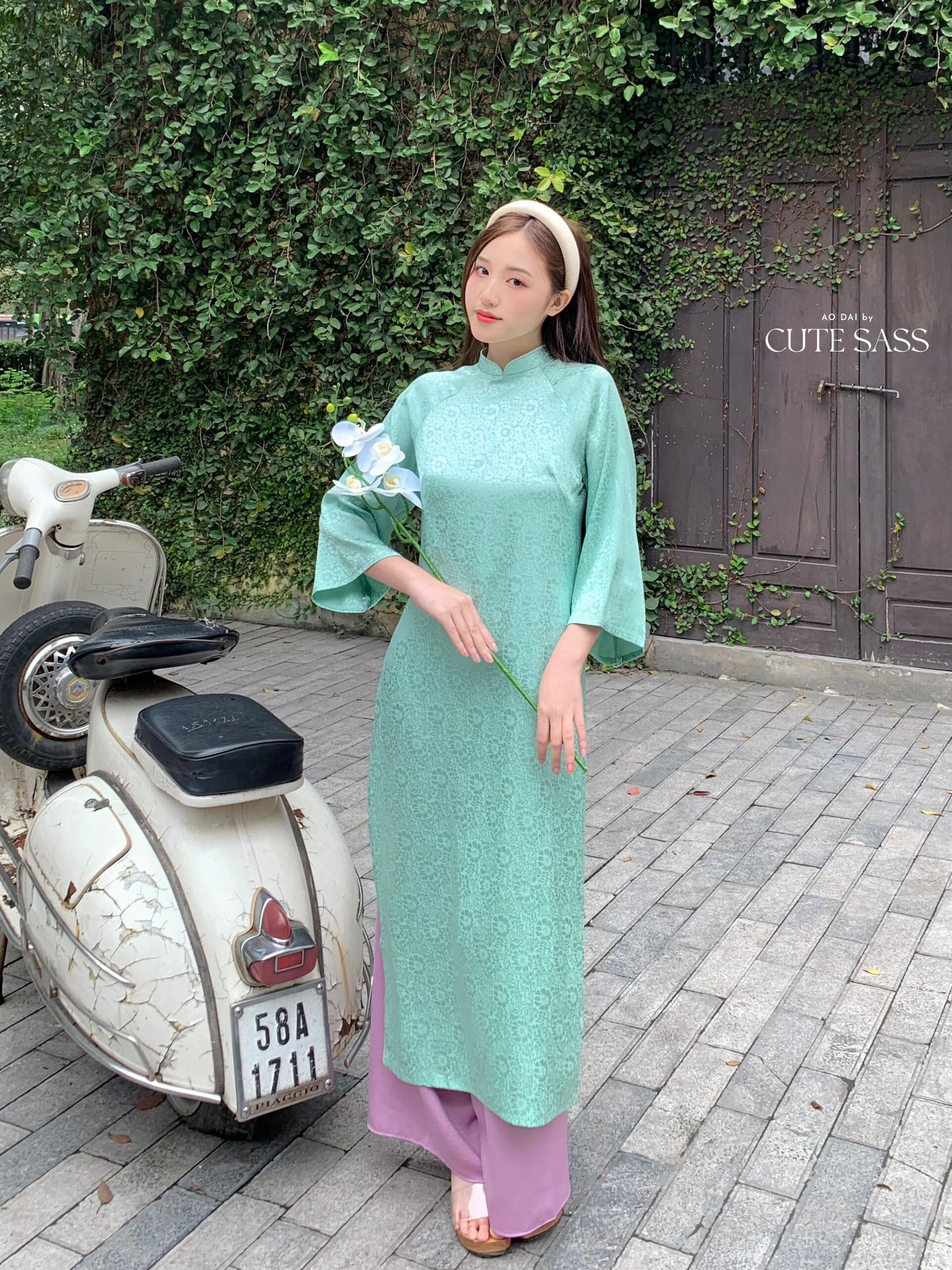 High Collar Shifted Gam Ao Dai Set