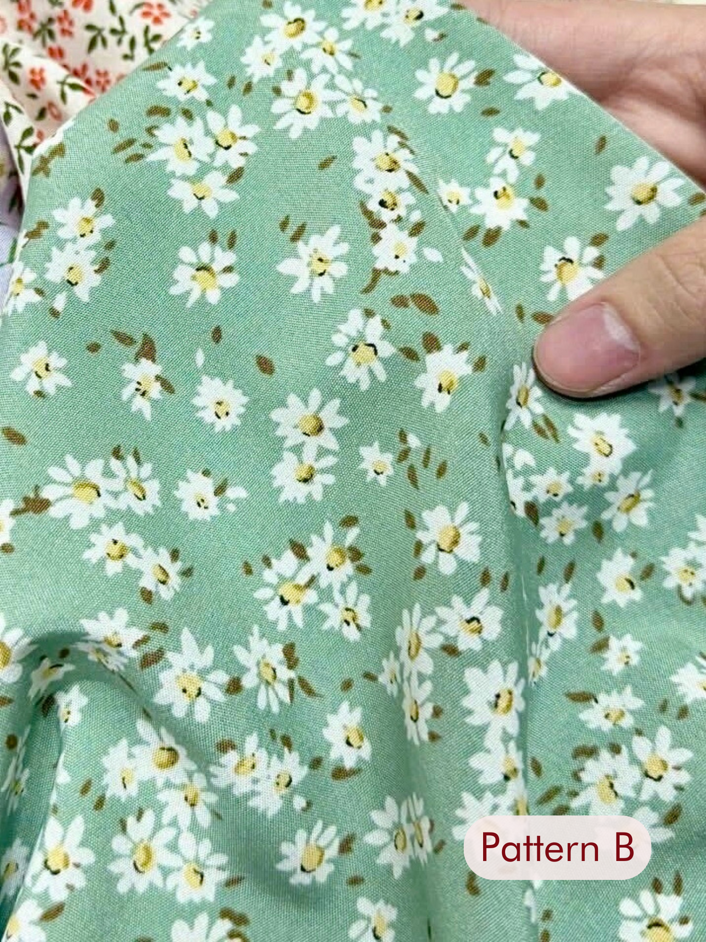 Cyan Daisy Mini Vietnamese Ao Dai Set for Labubu – Includes Pants & Pearl Necklace (Doll Not Included)
