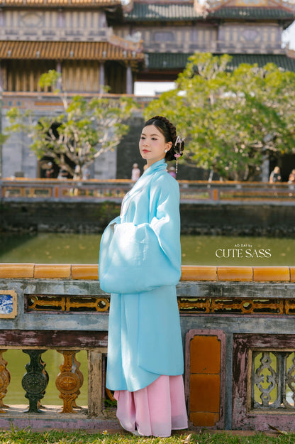 Ao Giao Linh Blue - Crossed-Collared Robe