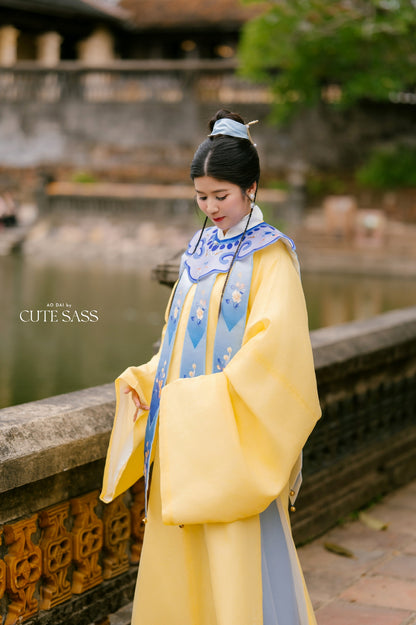 Van Kien - Cloud Shoulder Cape