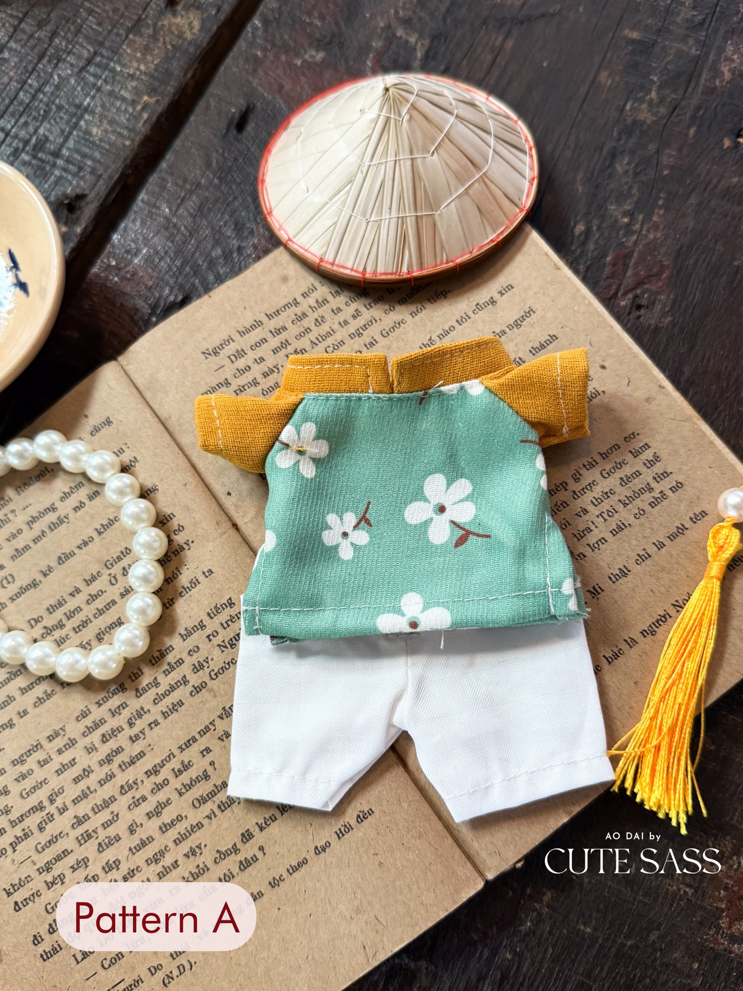 Cyan Daisy Mini Vietnamese Ao Dai Set for Labubu – Includes Pants & Pearl Necklace (Doll Not Included)
