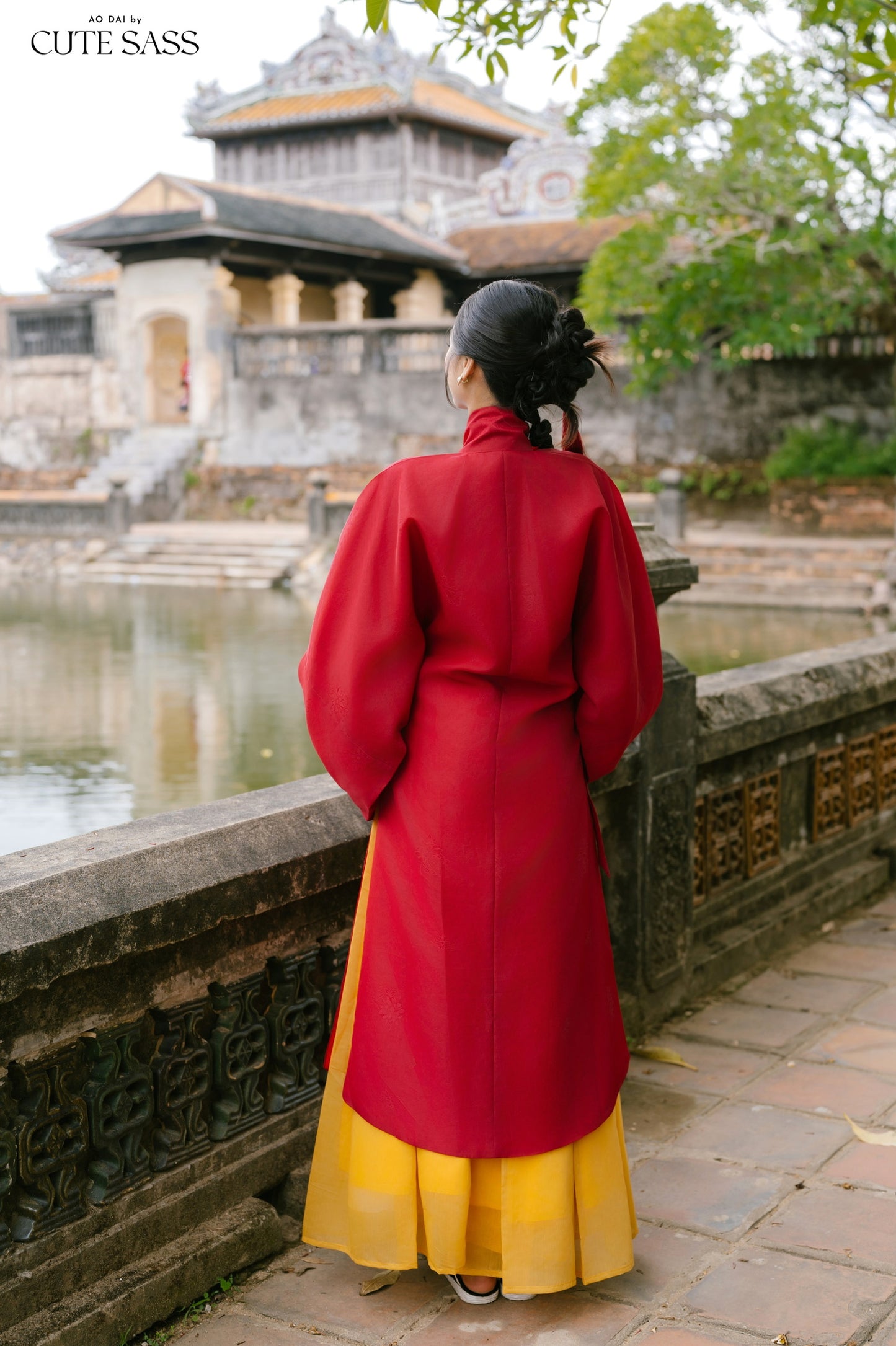 Ao Giao Linh Red - Crossed-Collared Robe