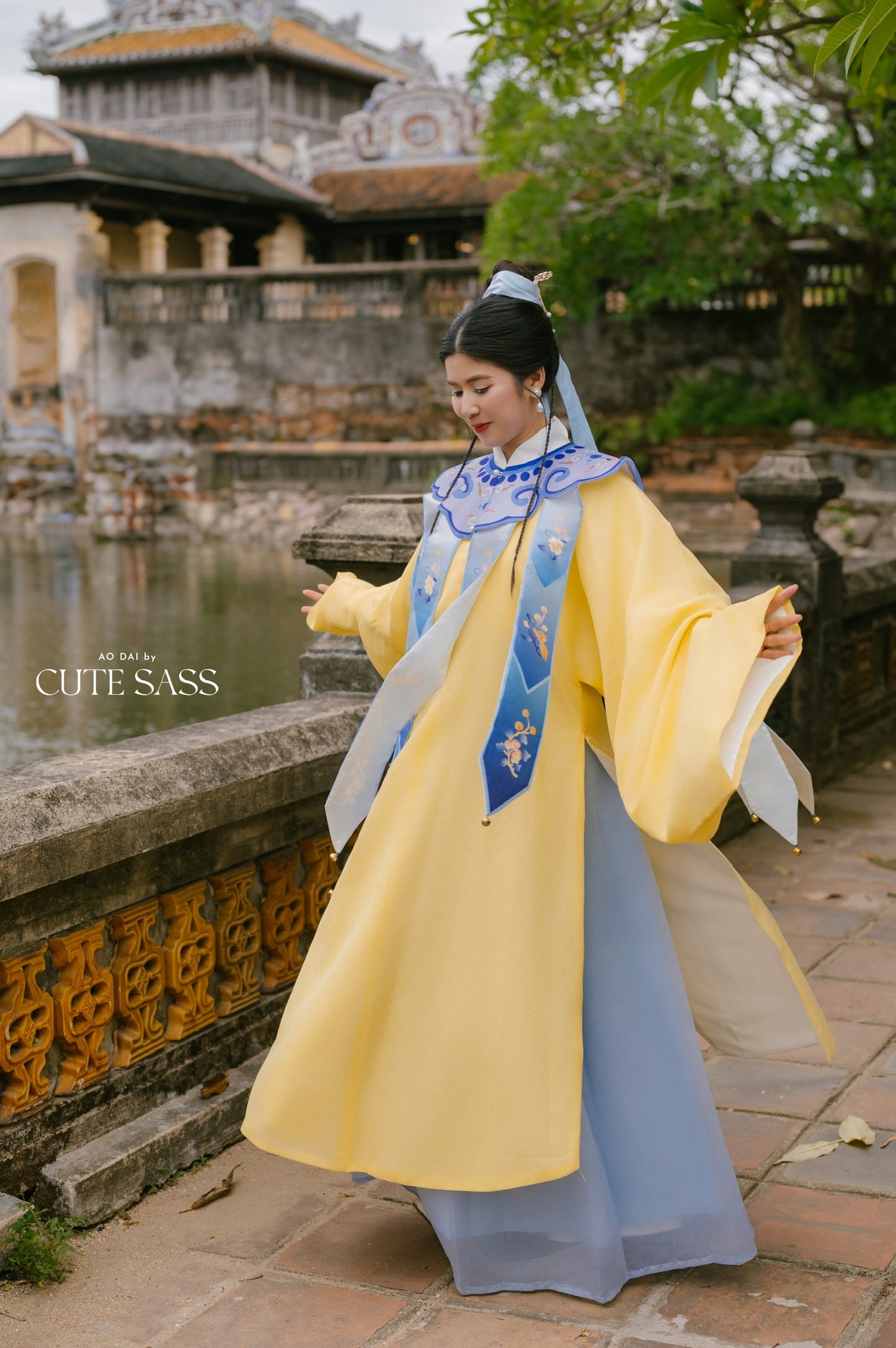 Van Kien - Cloud Shoulder Cape