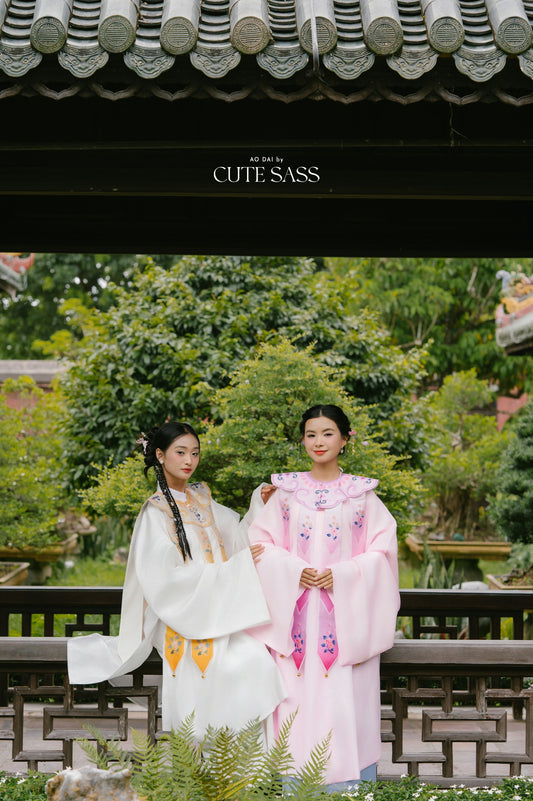 Van Kien - Cloud Shoulder Cape