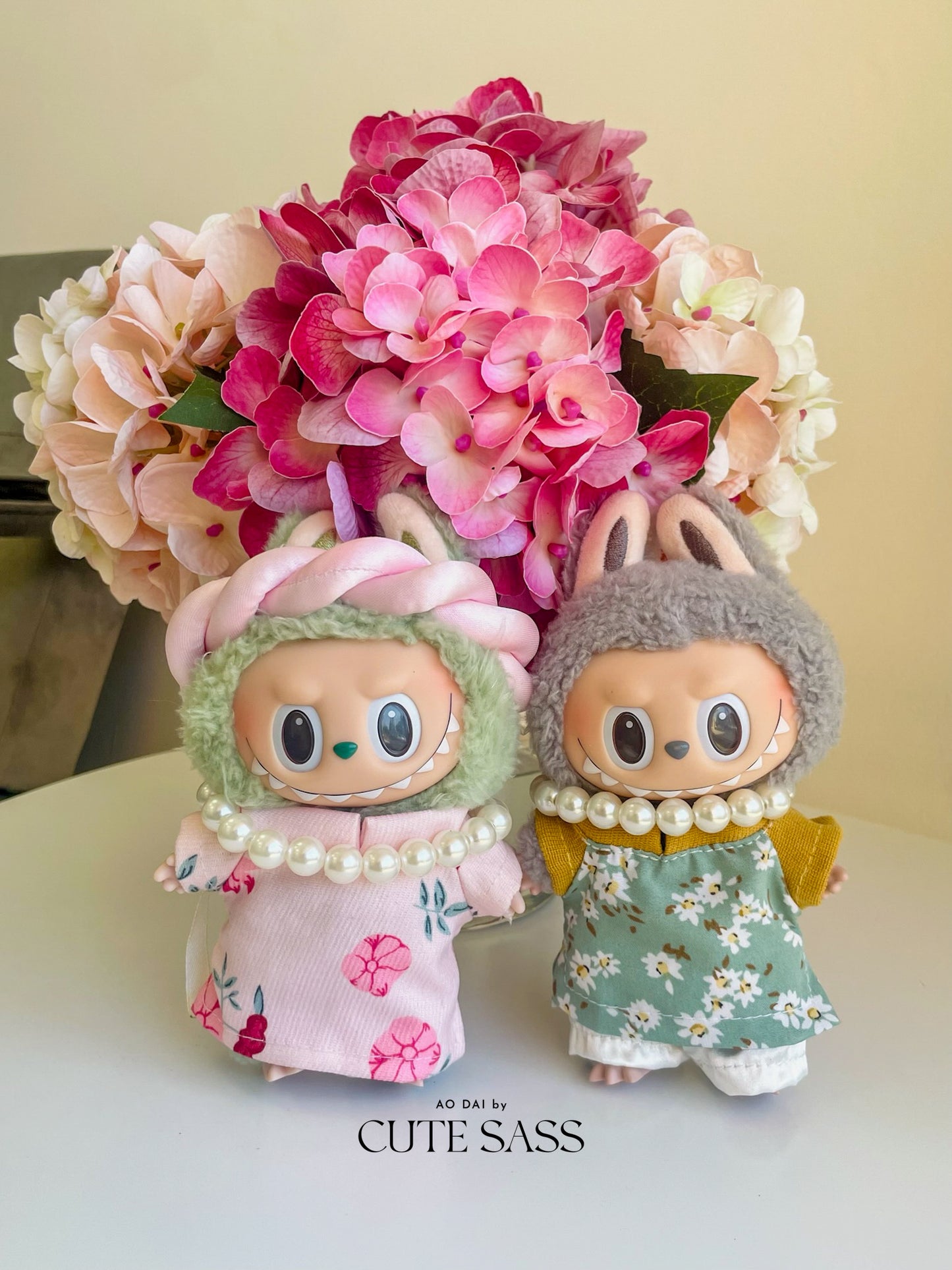 Cyan Daisy Mini Vietnamese Ao Dai Set for Labubu – Includes Pants & Pearl Necklace (Doll Not Included)