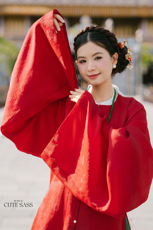 Ao Tu Dien Red - Four-Panel Robe