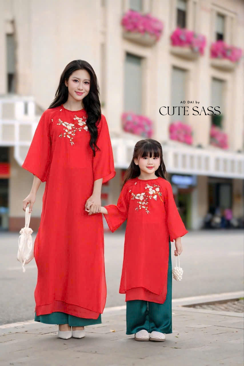 Mom and Daughter Red Braided Round Collar Embroidery Branches Ao Dai Set 2C