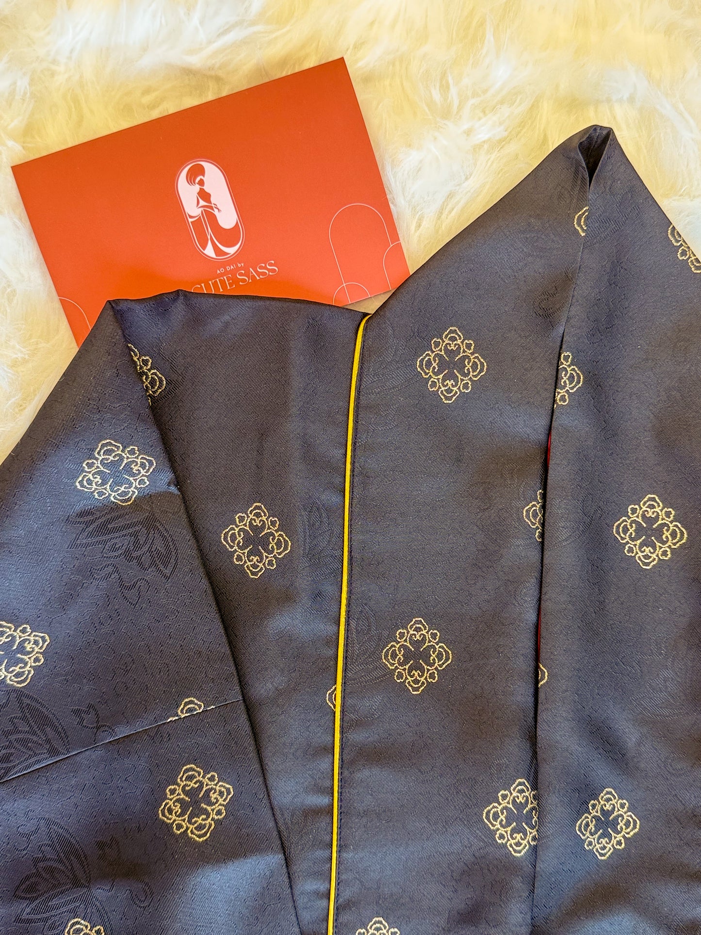 Ao Doi Kham Black - Parallel-Flapped Jacket