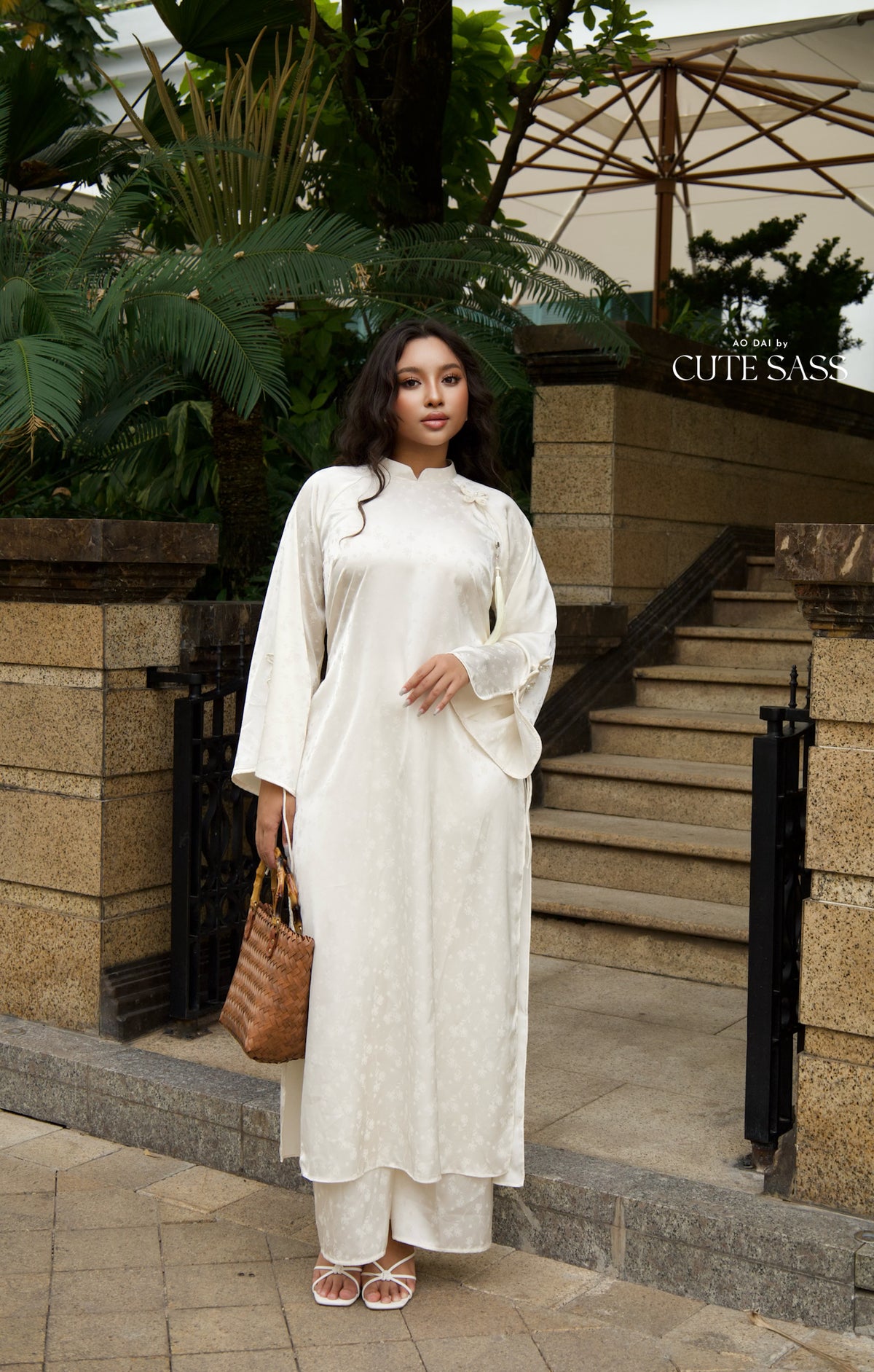 Linh Vy - Cream Shifted Vows Long Sleeve Bows Ao Dai Set 13C