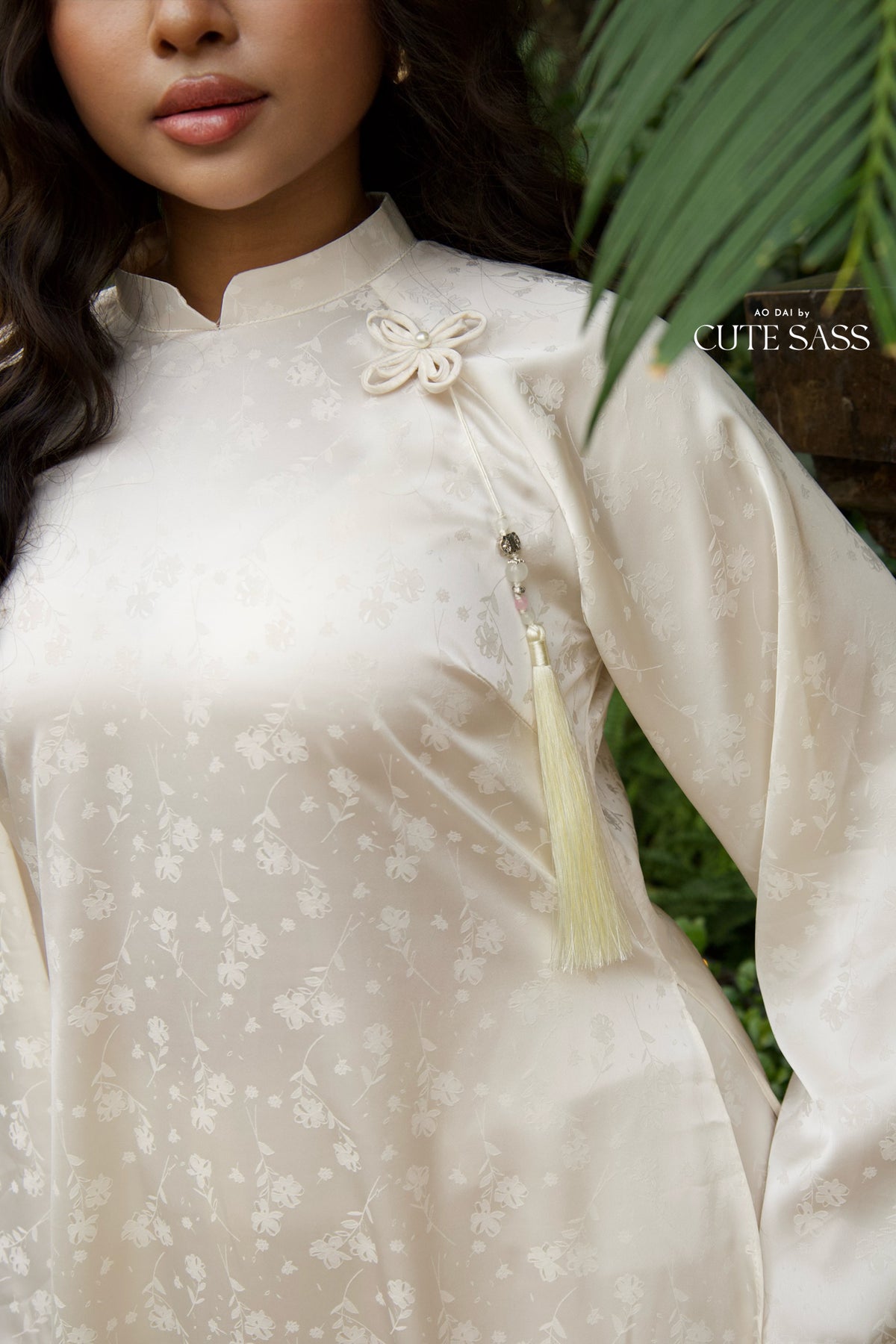 Linh Vy - Cream Shifted Vows Long Sleeve Bows Ao Dai Set 13C