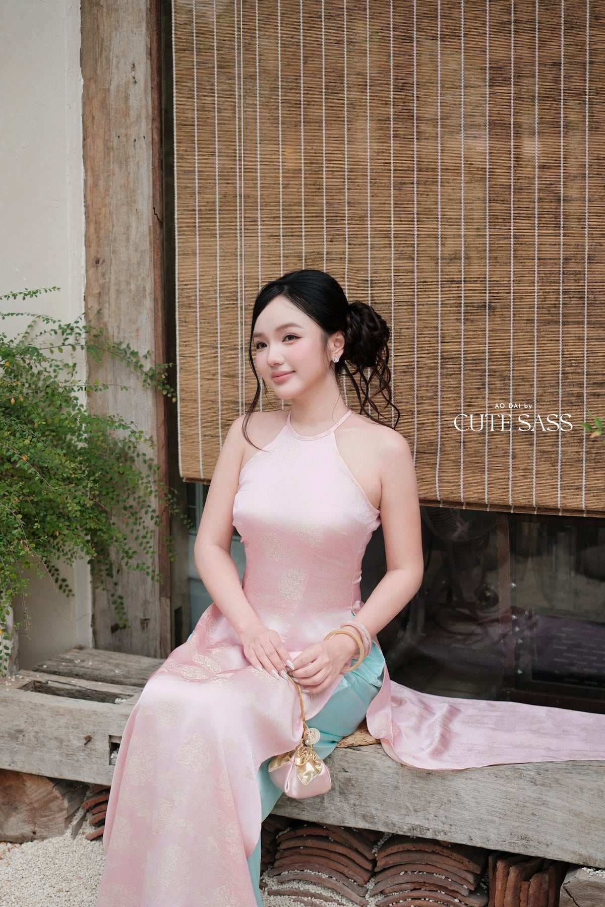 Pink Silk Sleveless Yem-Inspired Ao Dai Top Only, No Pants