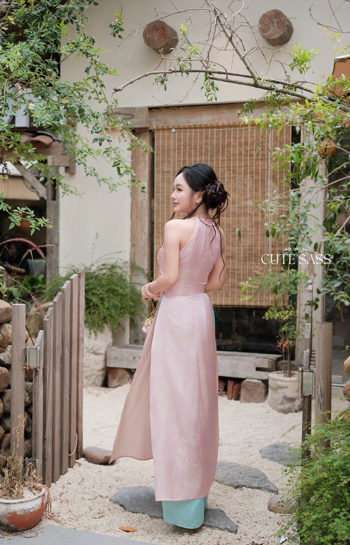 Pink Silk Sleveless Yem-Inspired Ao Dai Top Only, No Pants