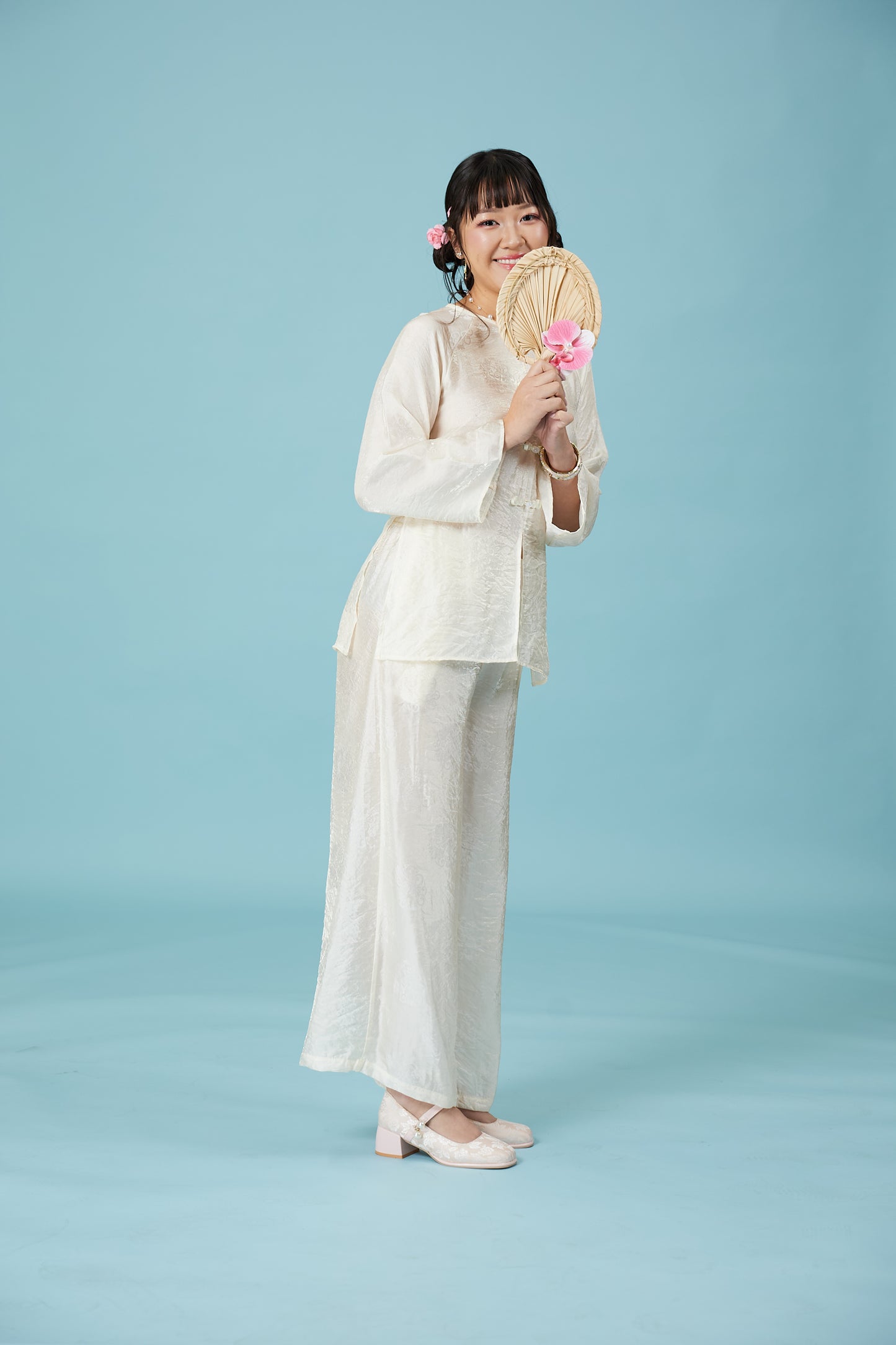 Vân - Cream Bow Knot Round Collar Bà Ba Top Only, No Pants
