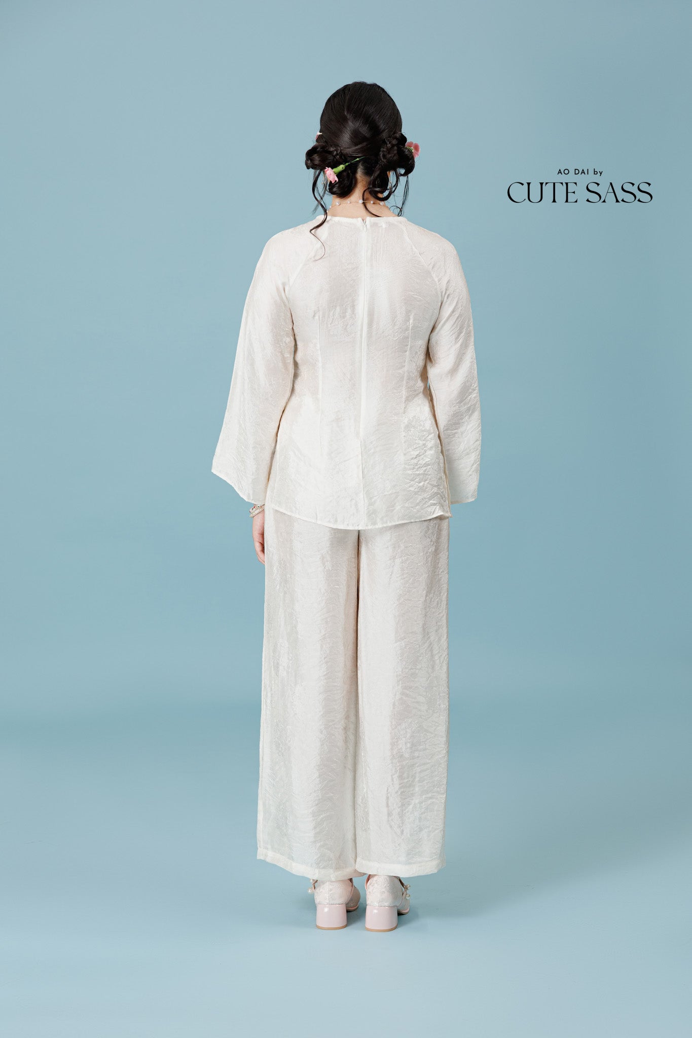 Vân - Cream Bow Knot Round Collar Bà Ba Top Only, No Pants