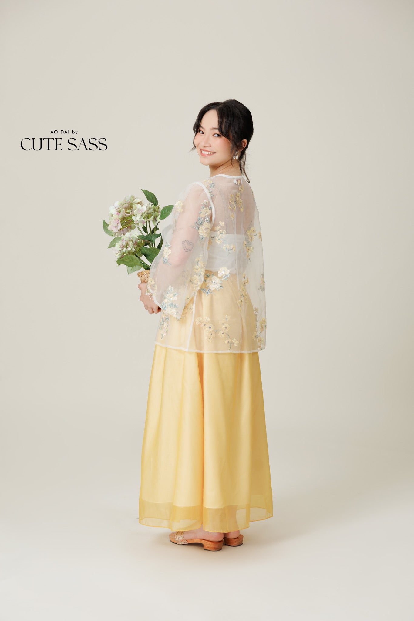 Vân - Daisy Embroidery Sheer Coat Top Only, No Pants