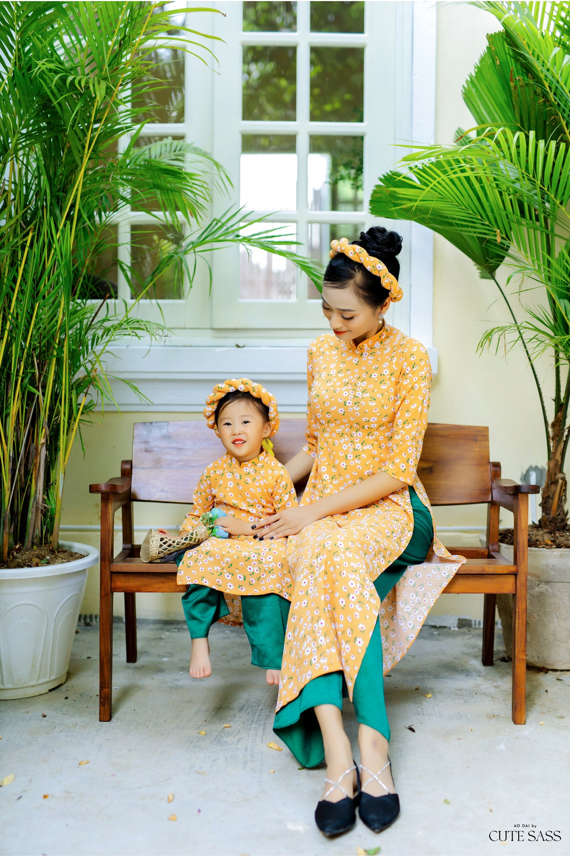Mom and Daughter Orange Matching Ao Dai Set with Headbands BKWL – Ao Dai by Cute Sass Mom and Daughter Orange Matching Ao Dai Set with Headbands BKWL – Ao Dai by Cute Sass