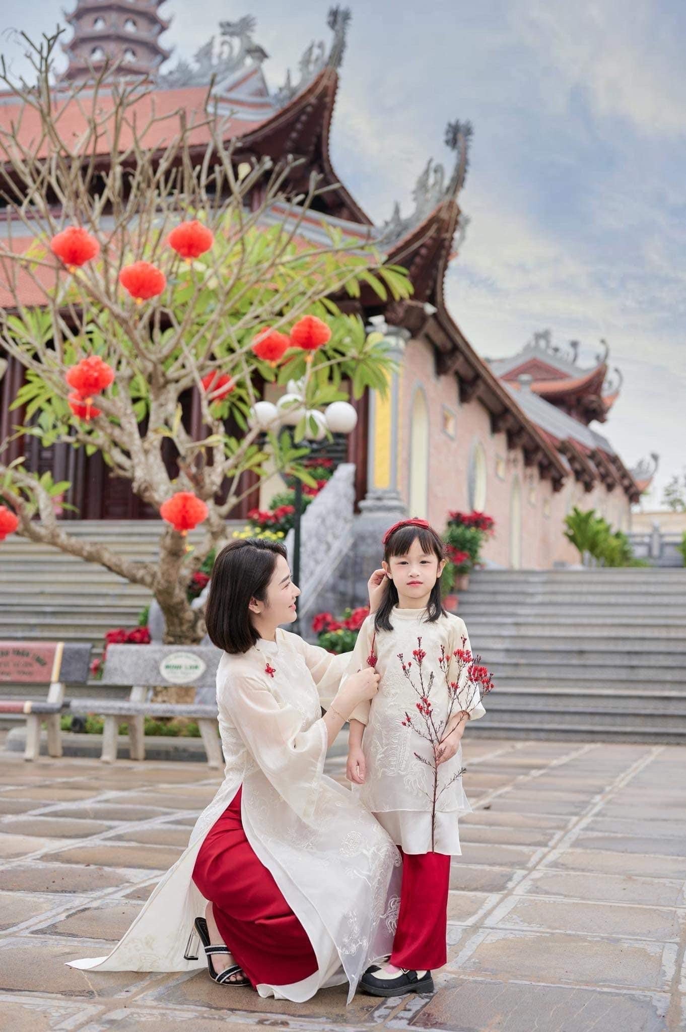 Mom and Daughter Cream Embroidered Chiffon Matching Ao Dai Set| Pre-made Vietnamese Ao Dai | Lunar New Year | Ao Dai for Girl, Mom|