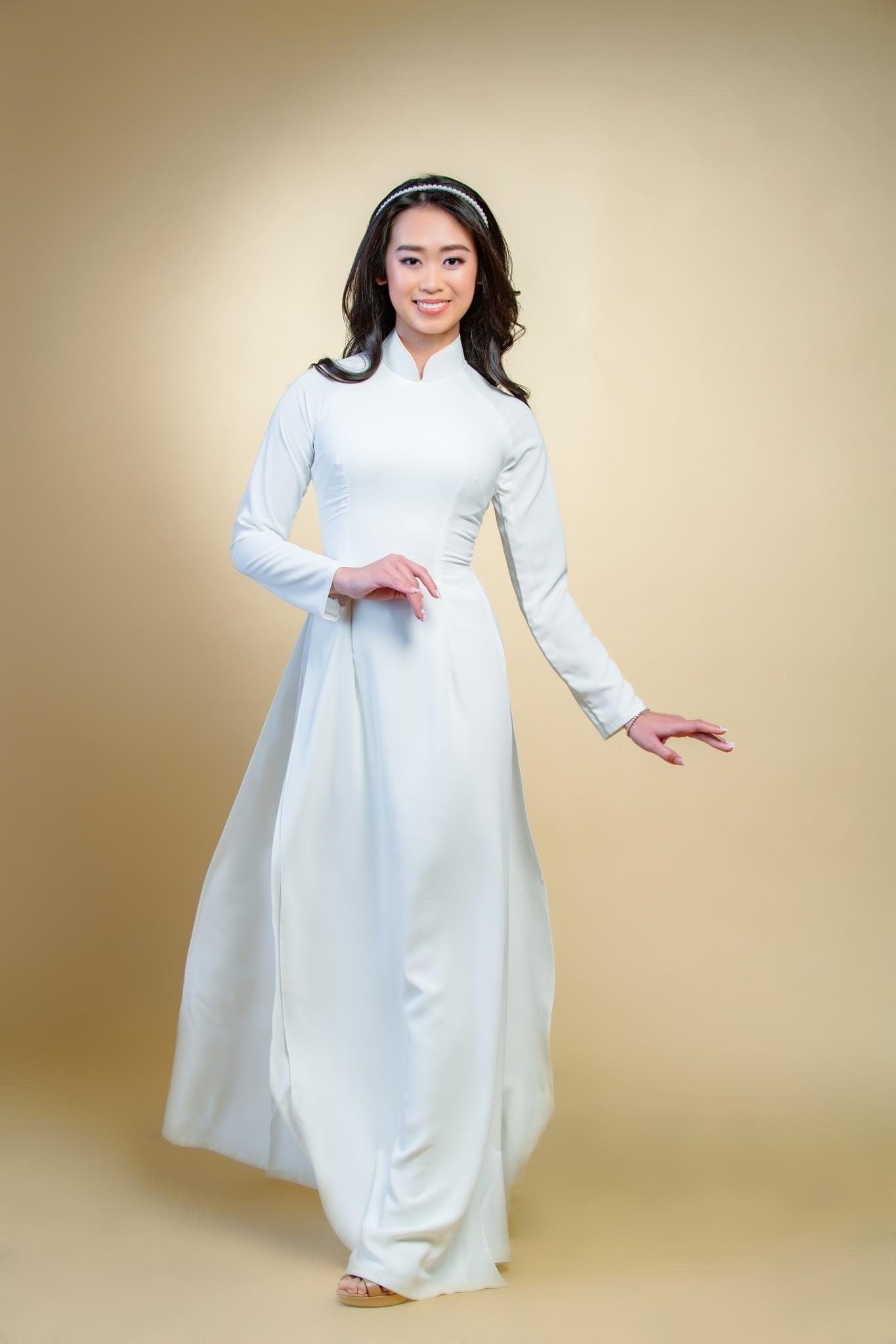 White Chiffon Plain High Collar Ao Dai Top, NO PANTS | Pre-made Traditional Vietnamese Ao Dai | Lunar New Year | Ao Dai Trang |25C