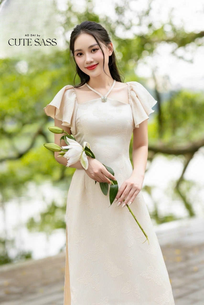 Cream Halter Butterfly Ao Dai Set |Pre-made Modernized Vietnamese Ao Dai| Ao Dai with Pants | Lunar New Year|9B