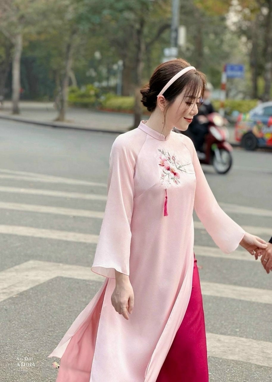 Pink Embroidered Orchid Chiffon Ao Dai Set |Pre-made Modernized Vietnamese Ao Dai| Ao Dai with Pants| Lunar New Year| Ao Dai Truyen Thong|2A