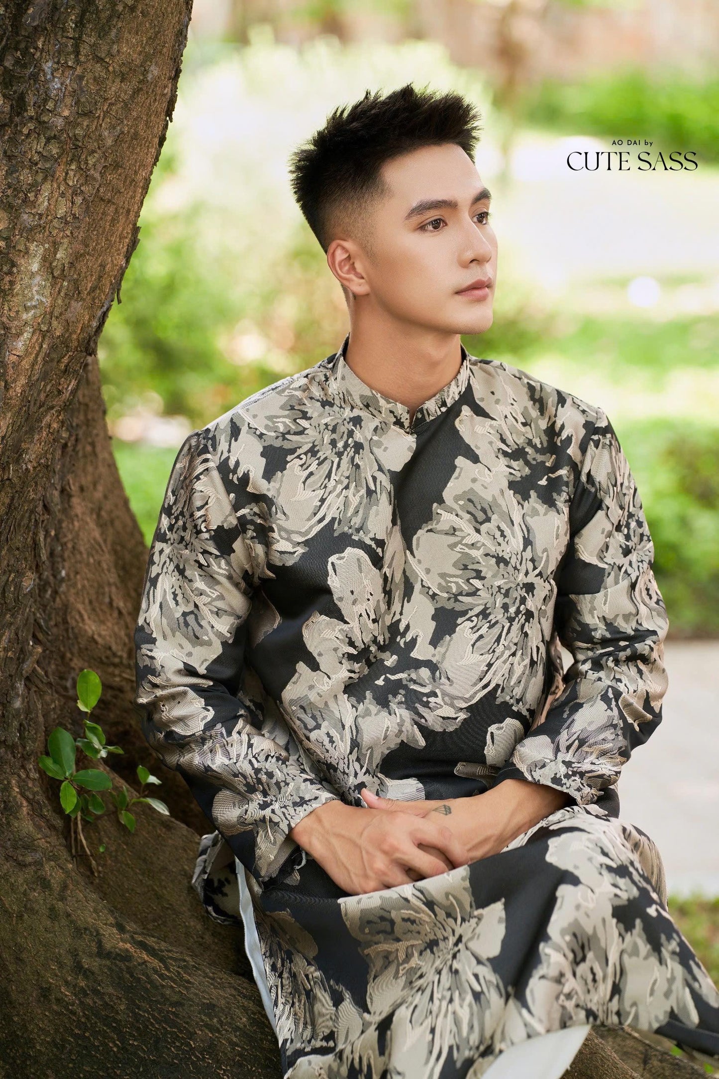 Men Black/Gold Eranthis Gam Ao Dai Top | Pre-made Traditional Vietnamese Ao Dai| Lunar New Year | Ao Dai for Dad, Boy|Ao Dai Tet|